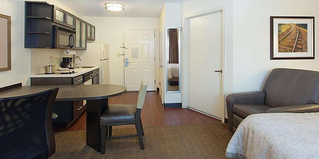 Sonesta Simply Suites Detroit Ann Arbor — photo 3