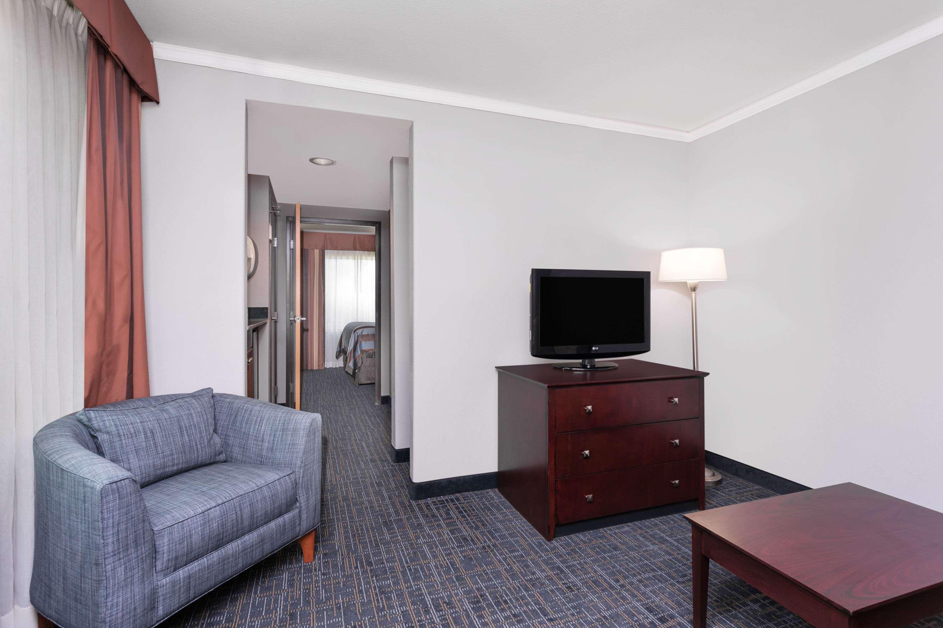 Wingate by Wyndham Athens Near Downtown — photo 5