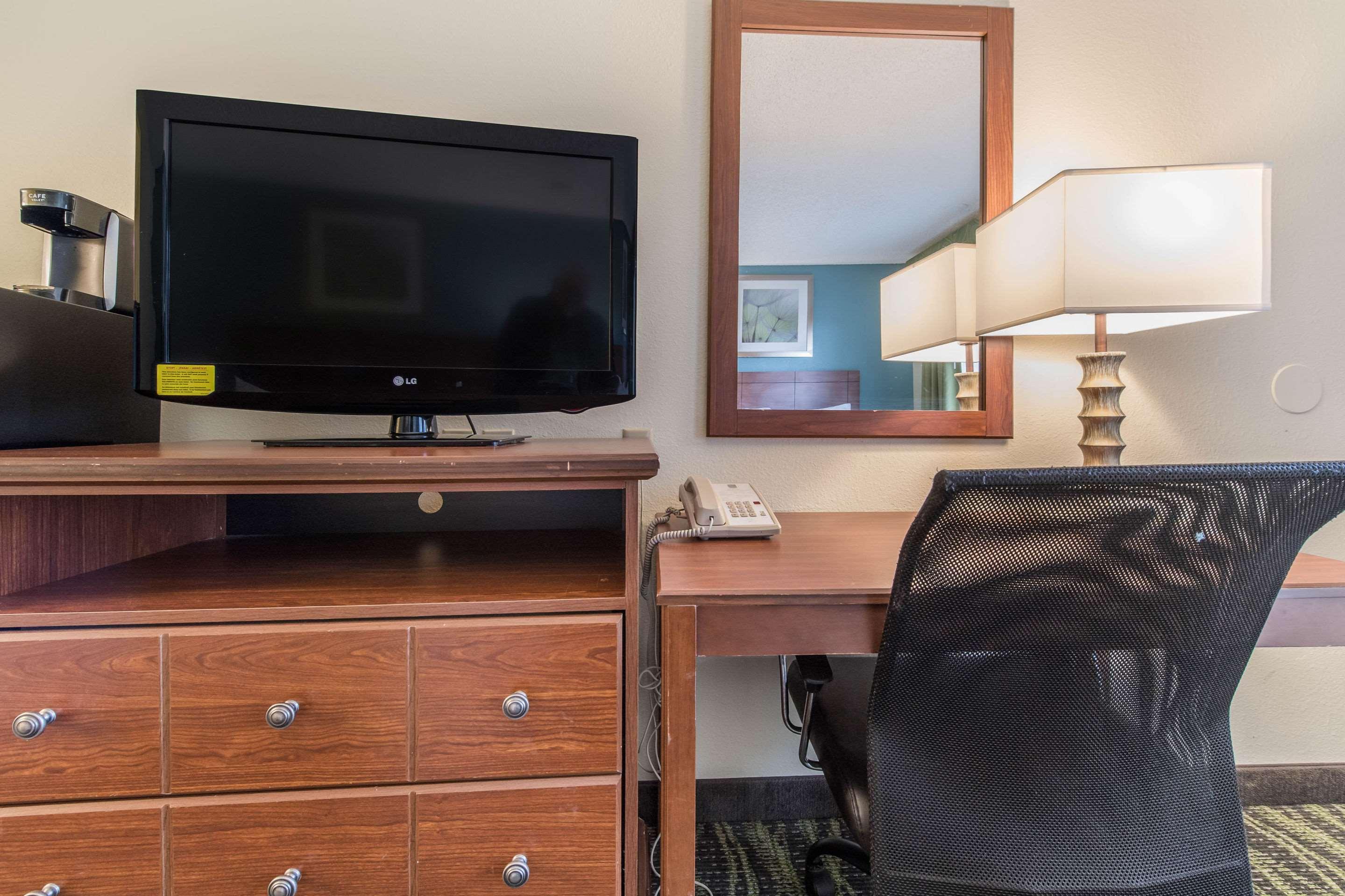 Days Inn Bellevue Seattle — photo 4