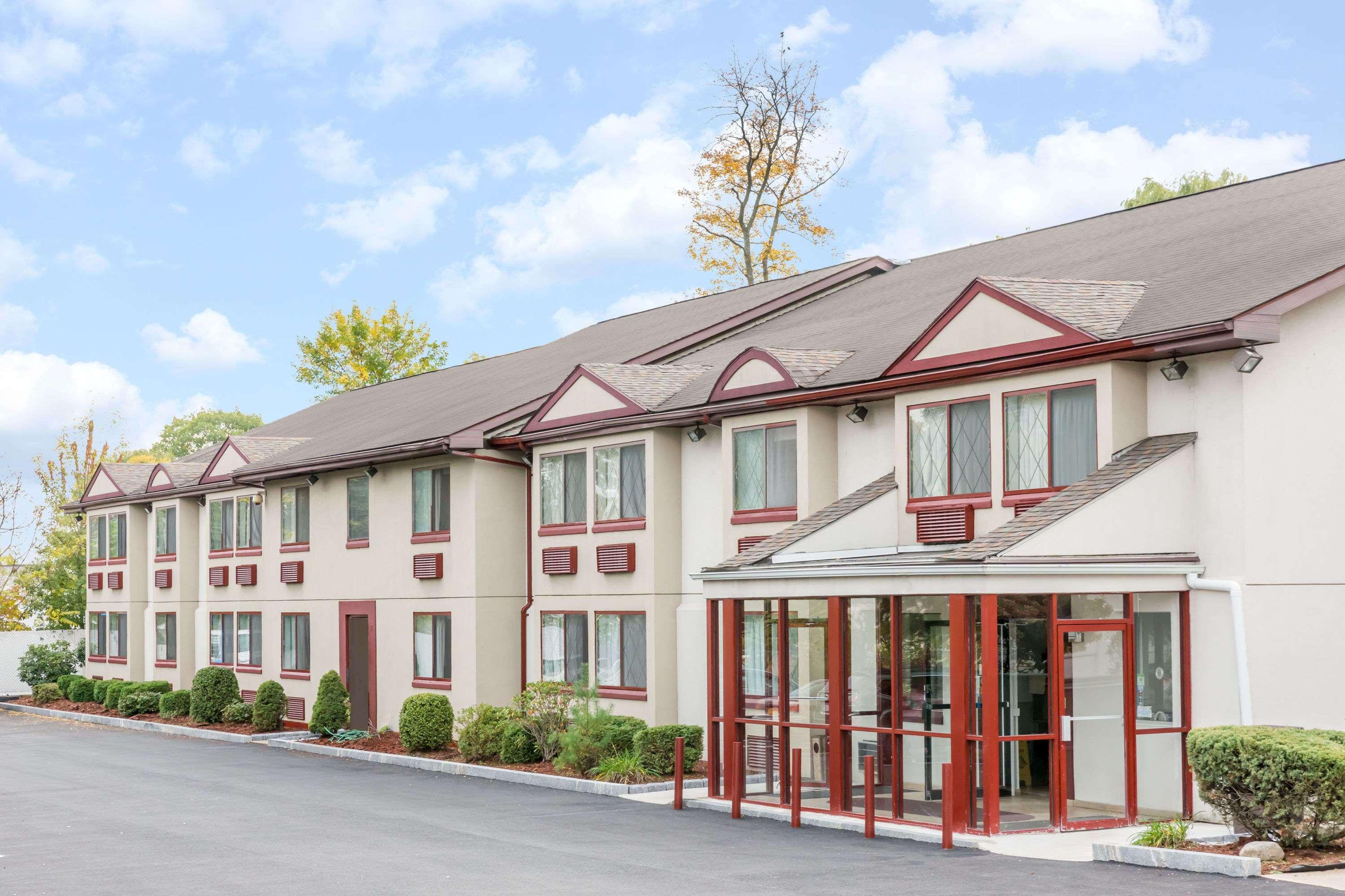 Super 8 by Wyndham Nyack NY — photo 4