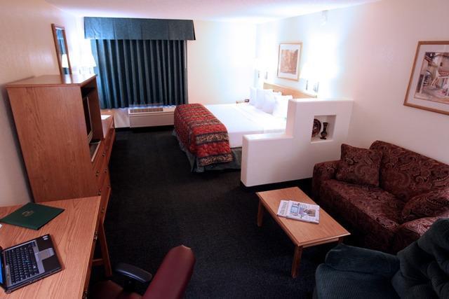 Gateway Studio Suites — photo 4