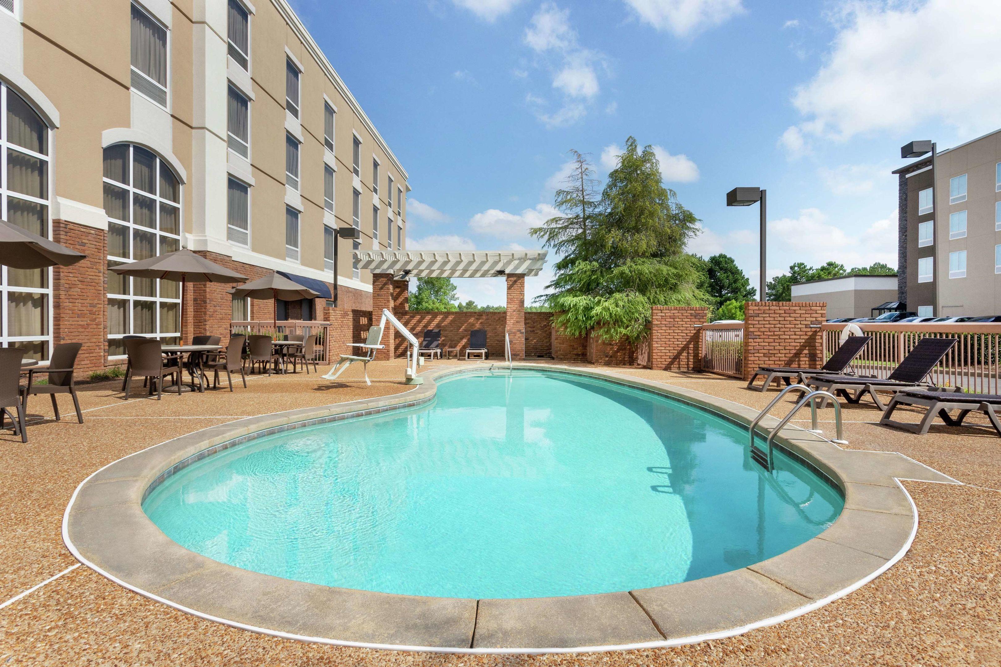 Hampton Inn & Suites Montgomery East Chase — photo 4