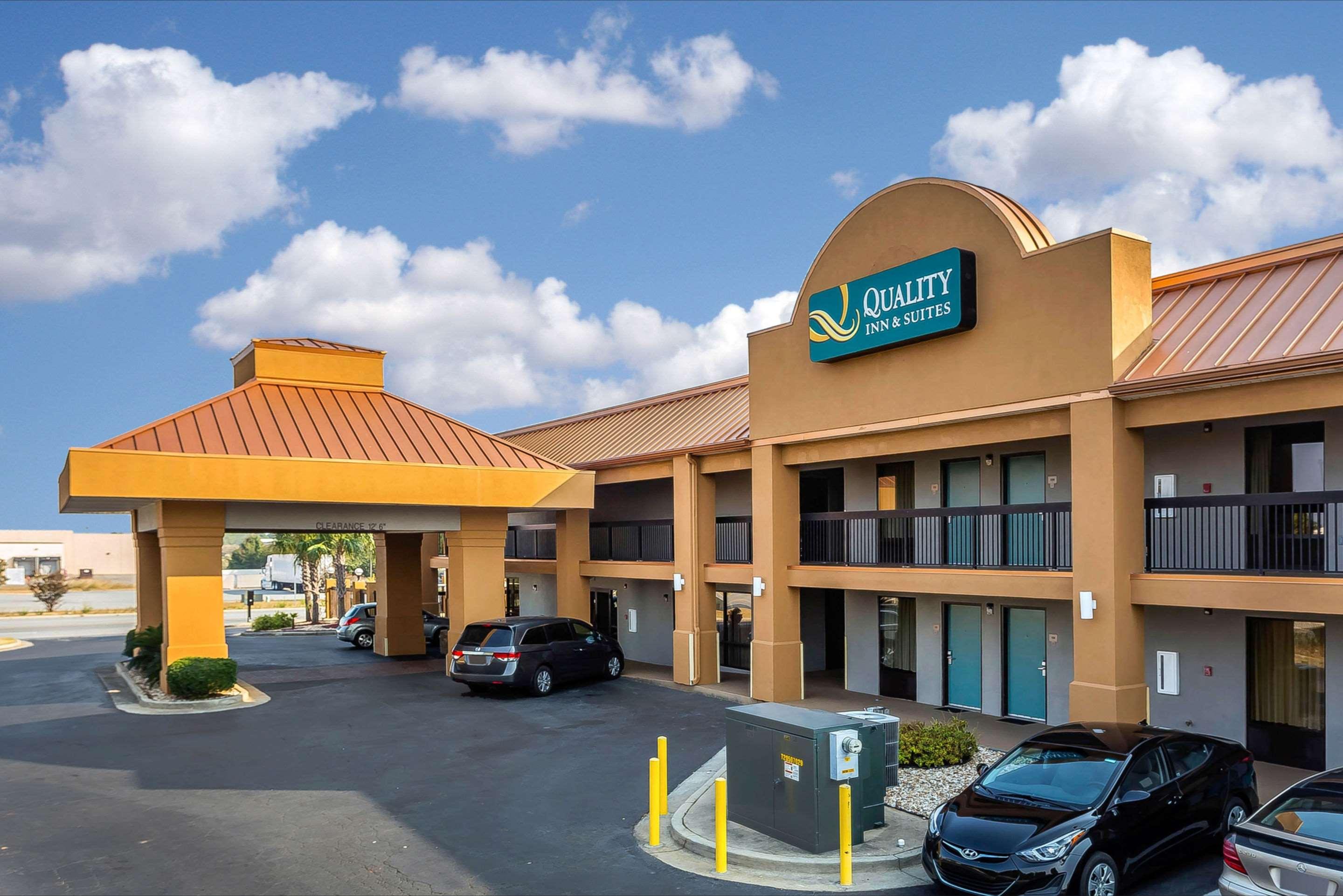 Quality Inn & Suites Warner Robins