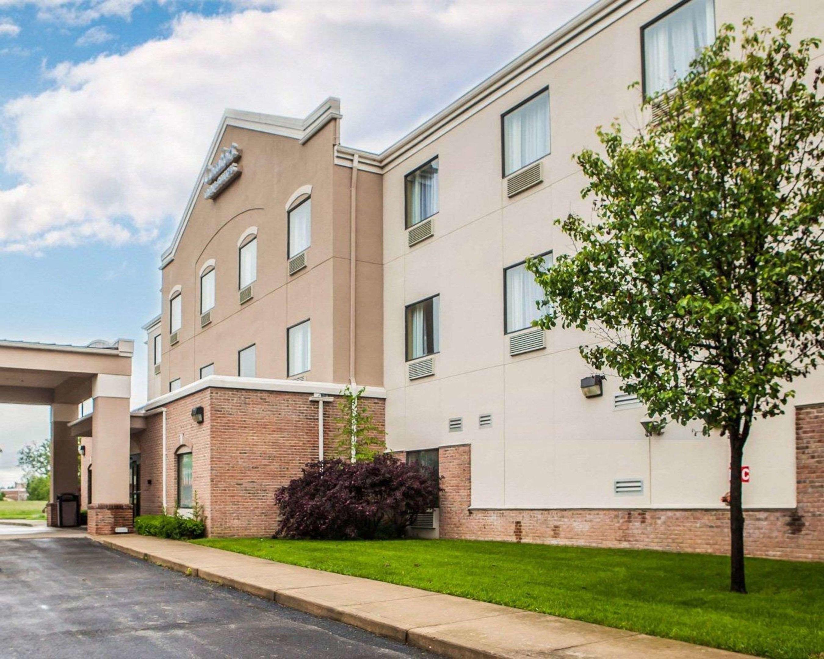 Comfort Inn & Suites — photo 4