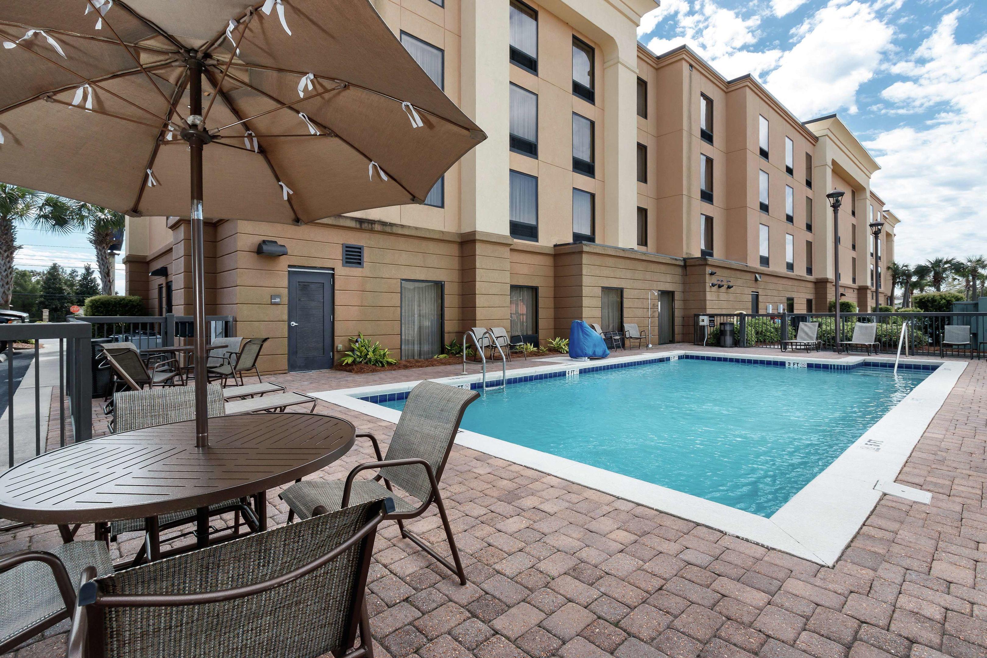 Hampton Inn & Suites Navarre — photo 4