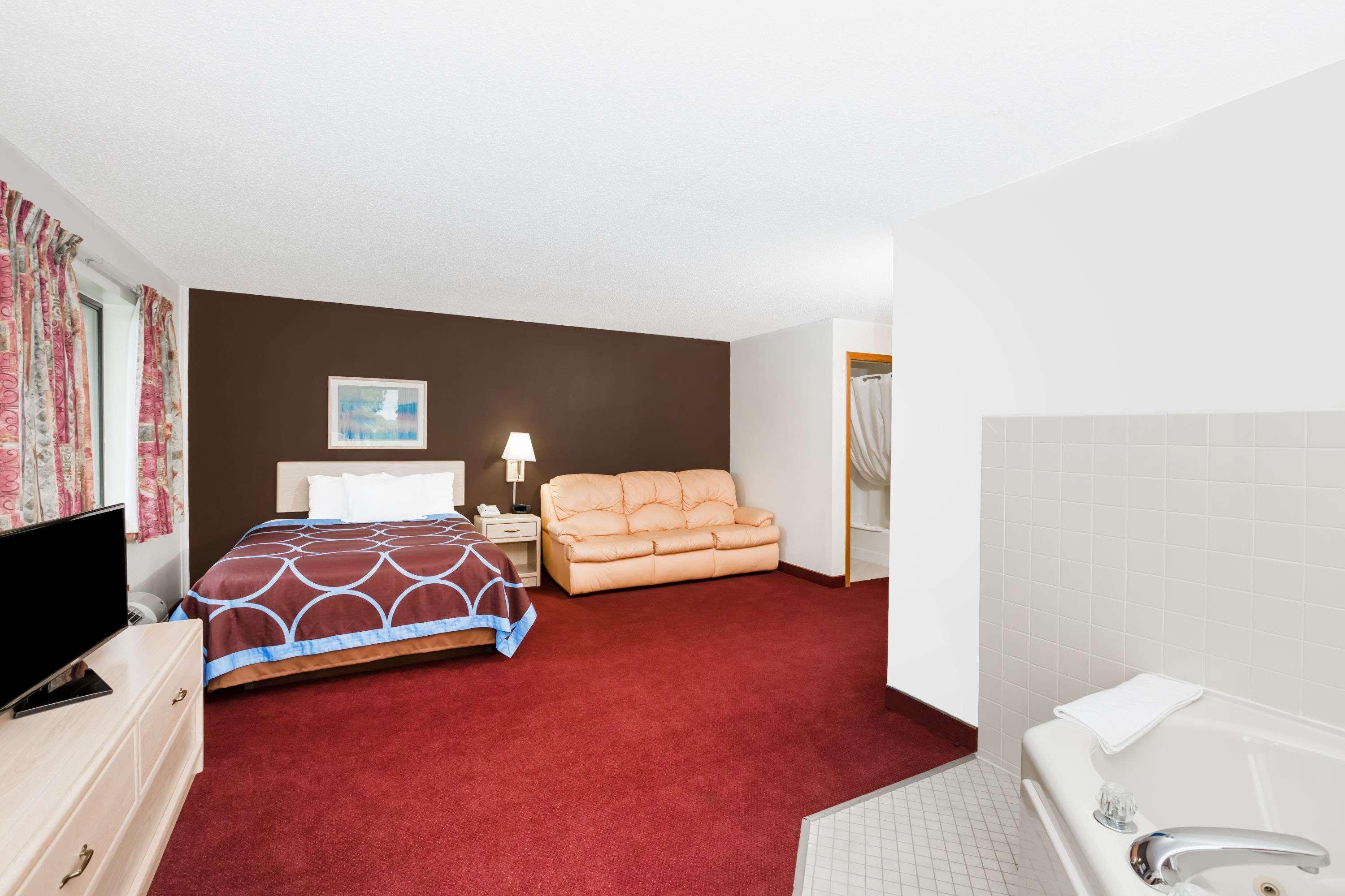 Super 8 by Wyndham Estherville — photo 4