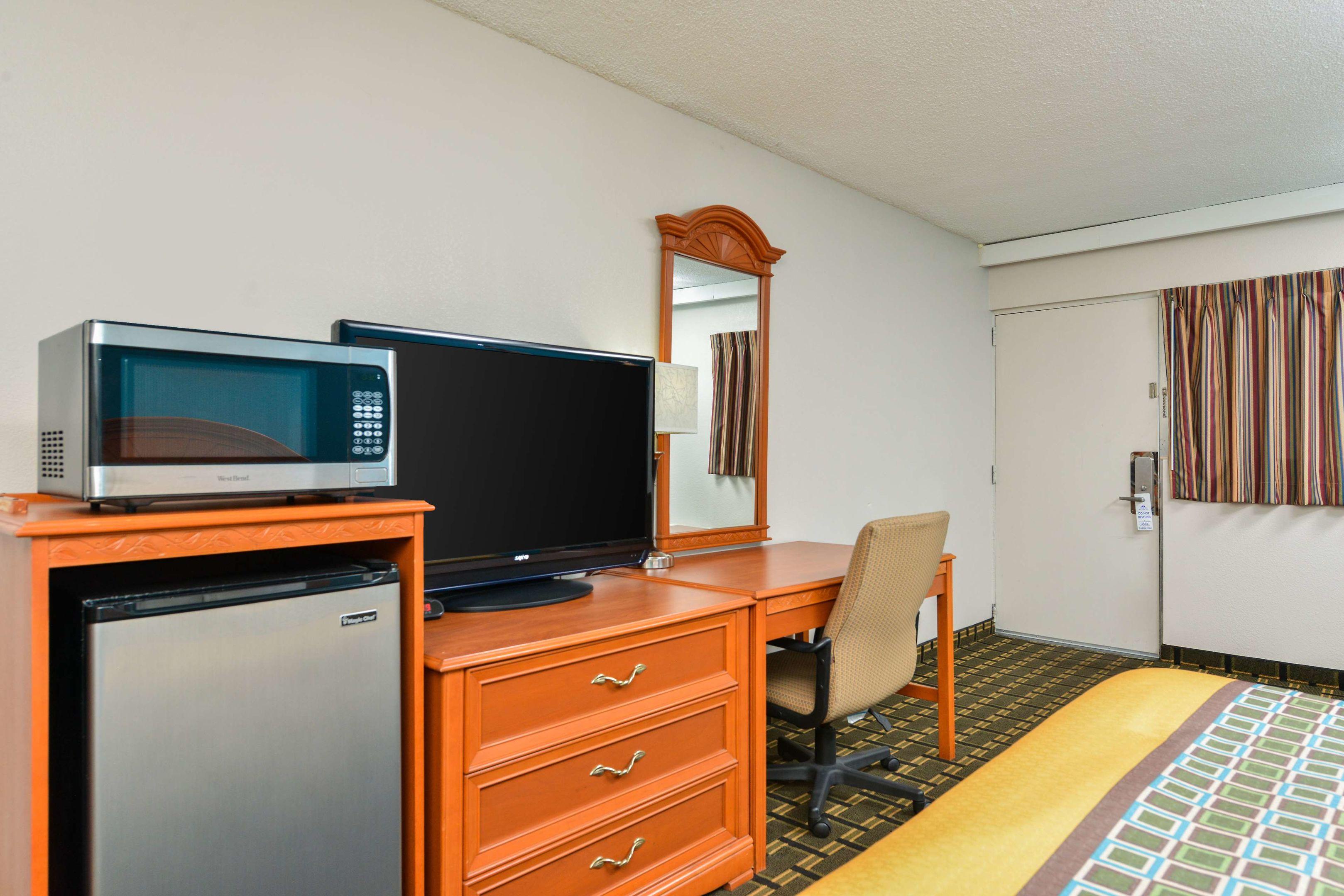 Americas Best Value Inn — photo 4