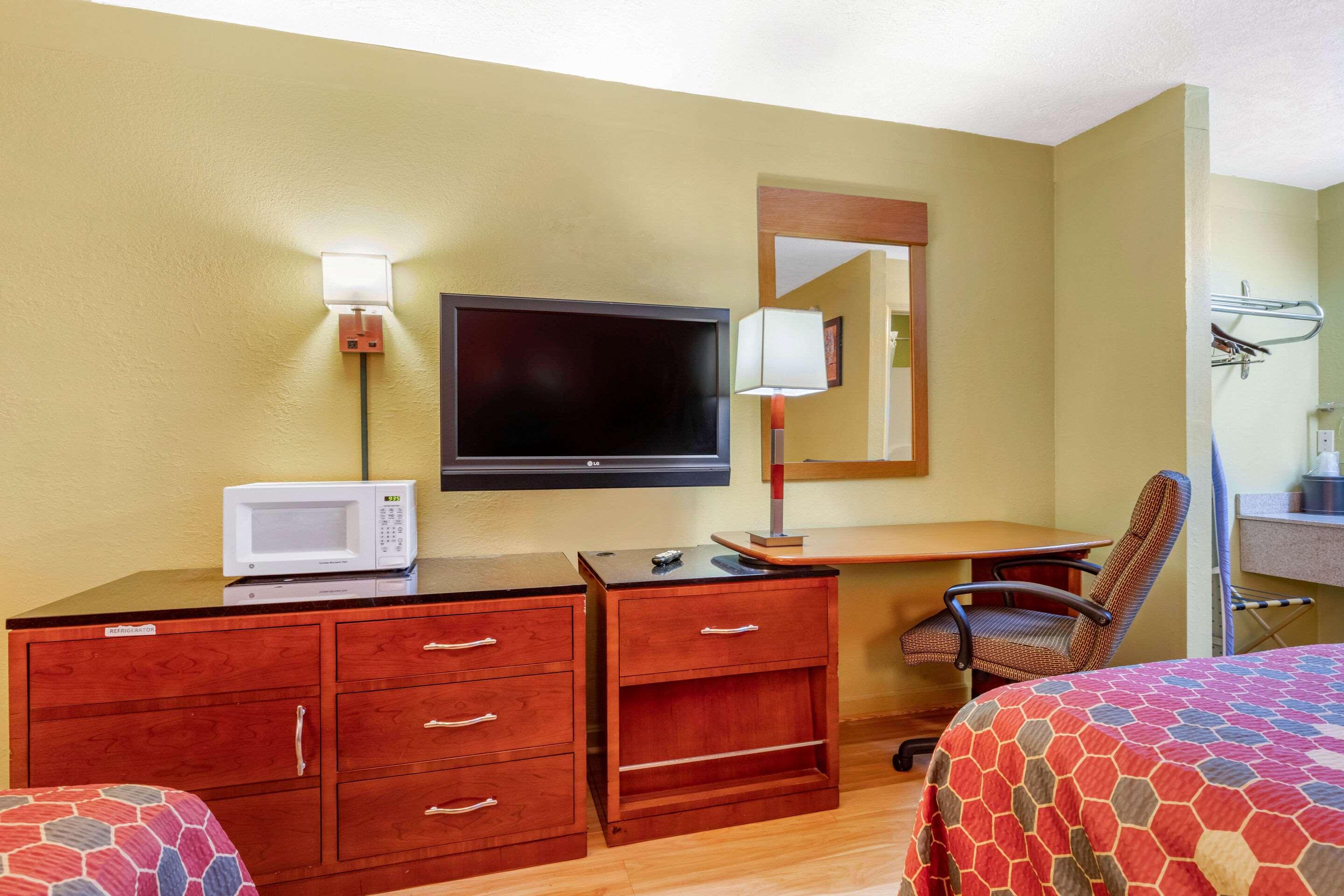 Econo Lodge Lexington — photo 4
