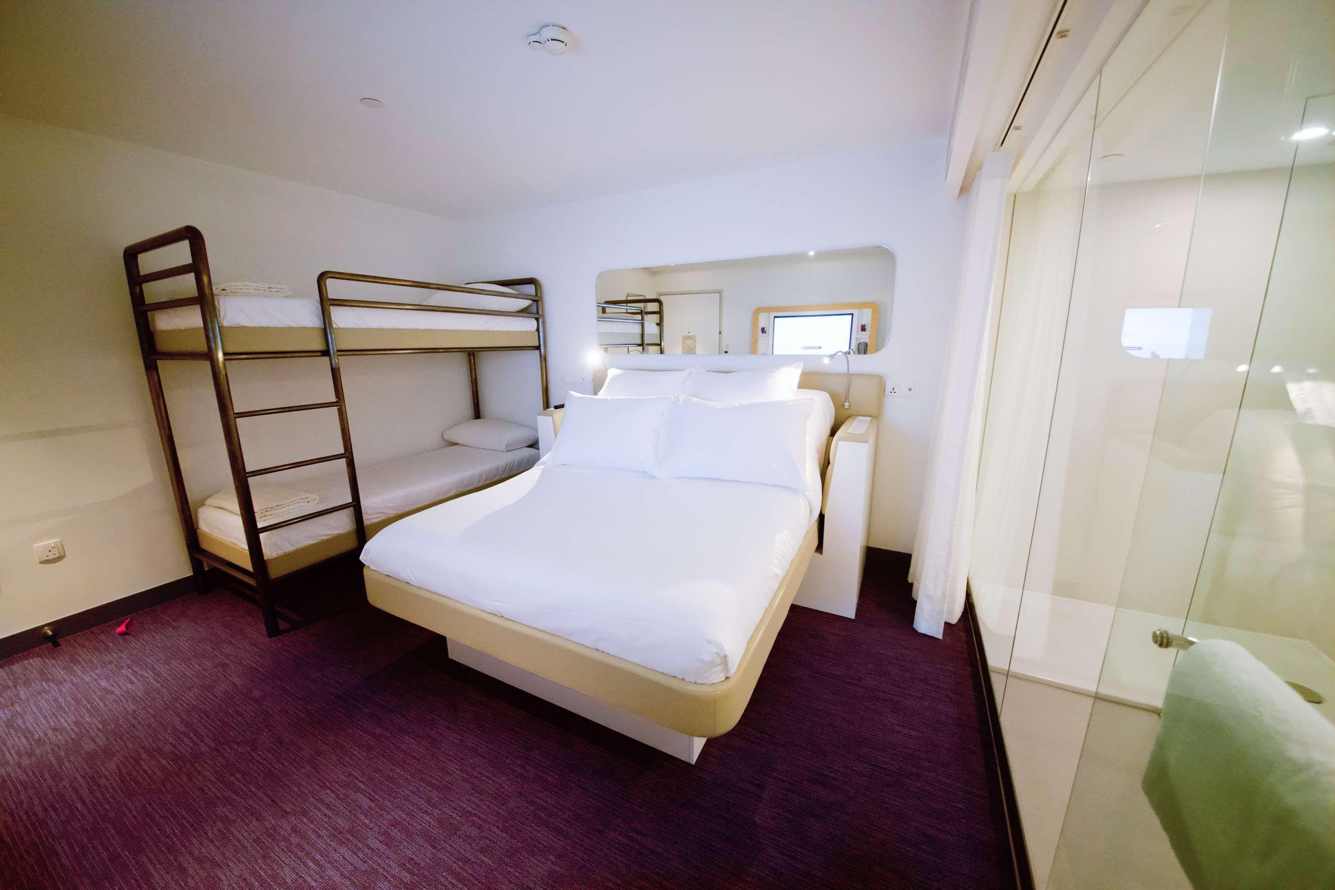 YOTELAIR Singapore Changi Airport — photo 4