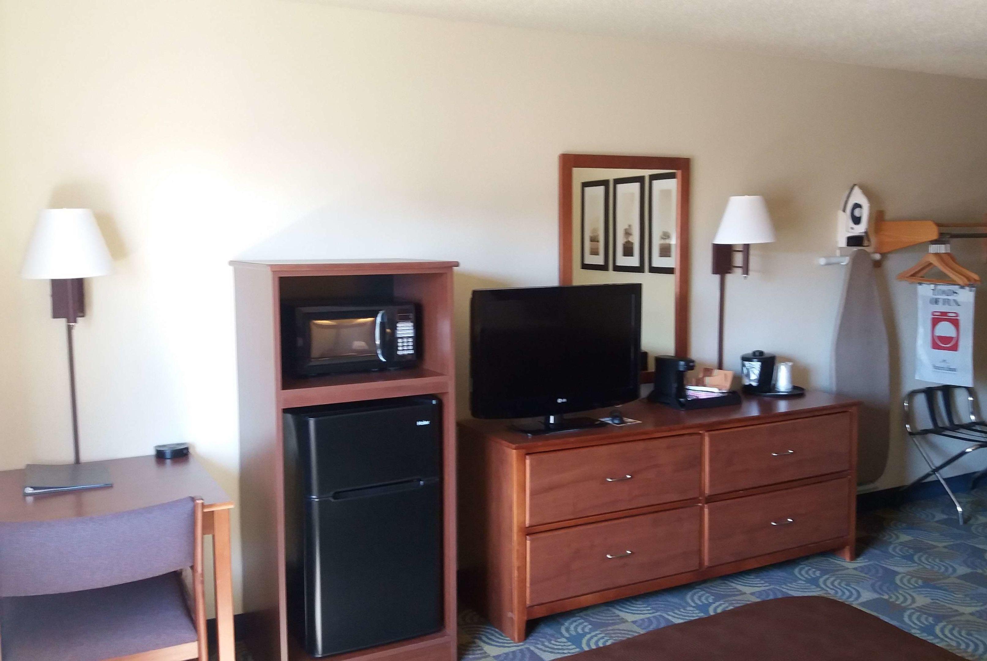 AmericInn Lodge & Suites Kewanee — photo 4