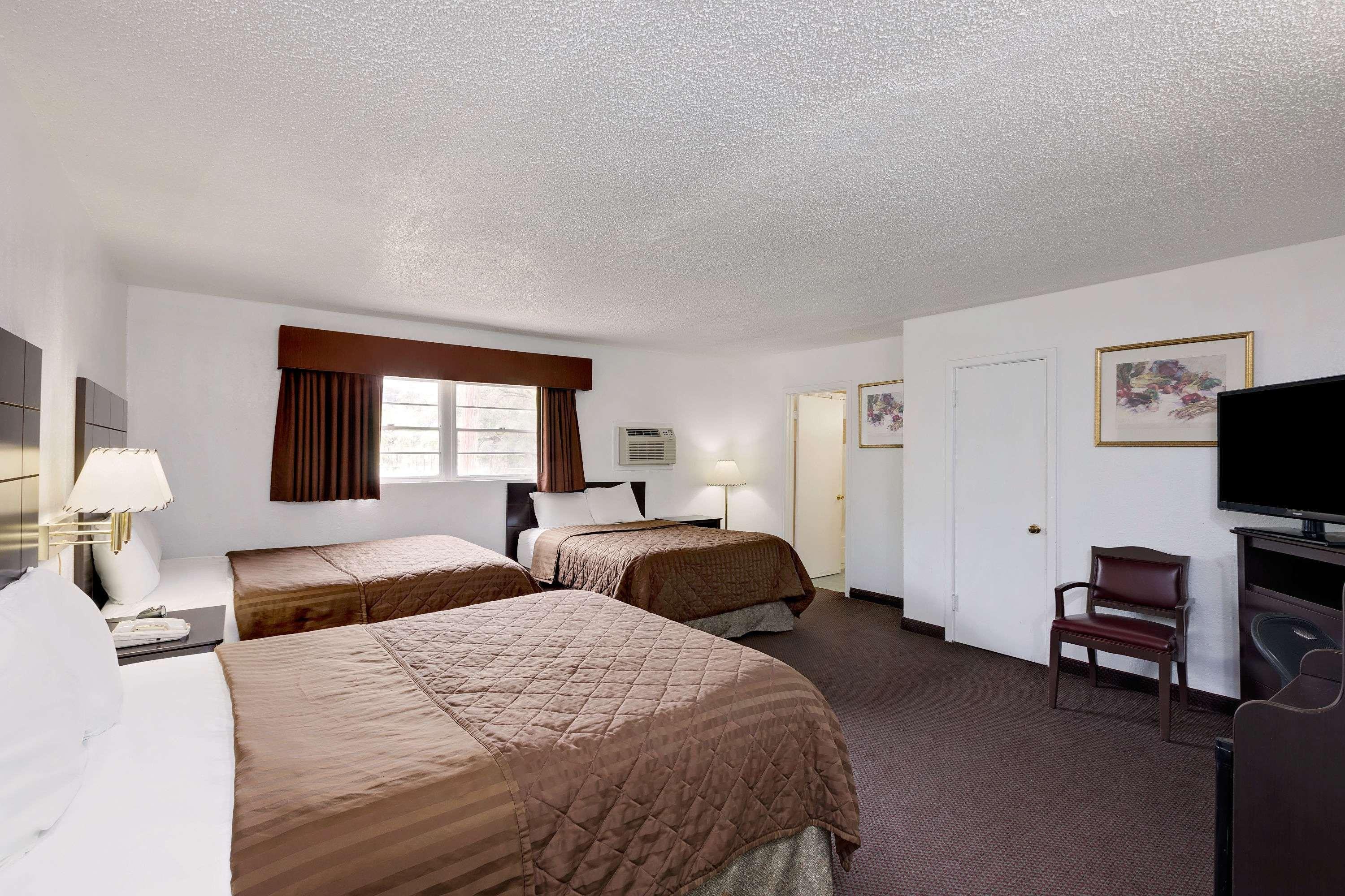 Travelodge Ozona — photo 4