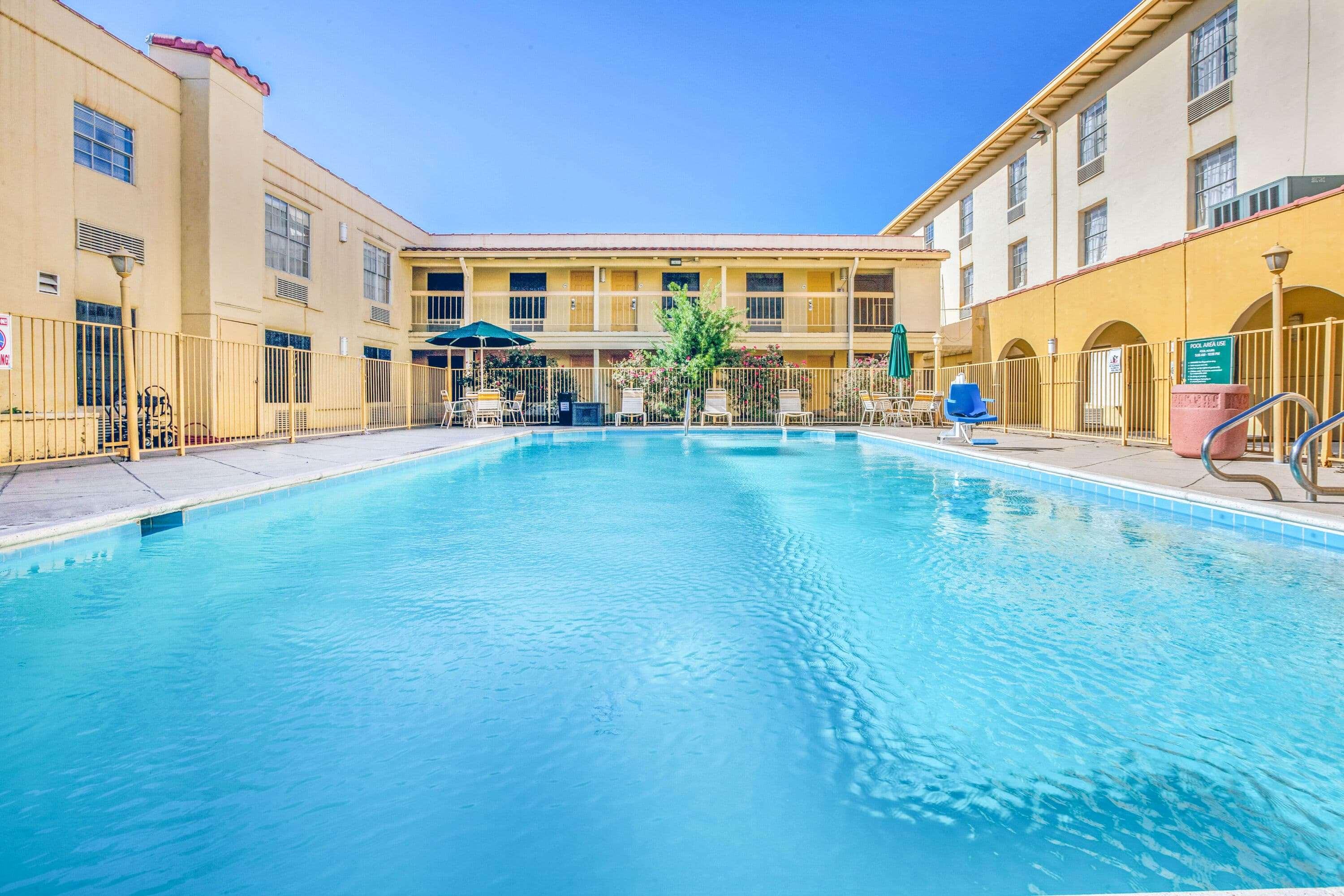 La Quinta Inn & Suites Houston Greenway Plaza Medical Area — photo 5