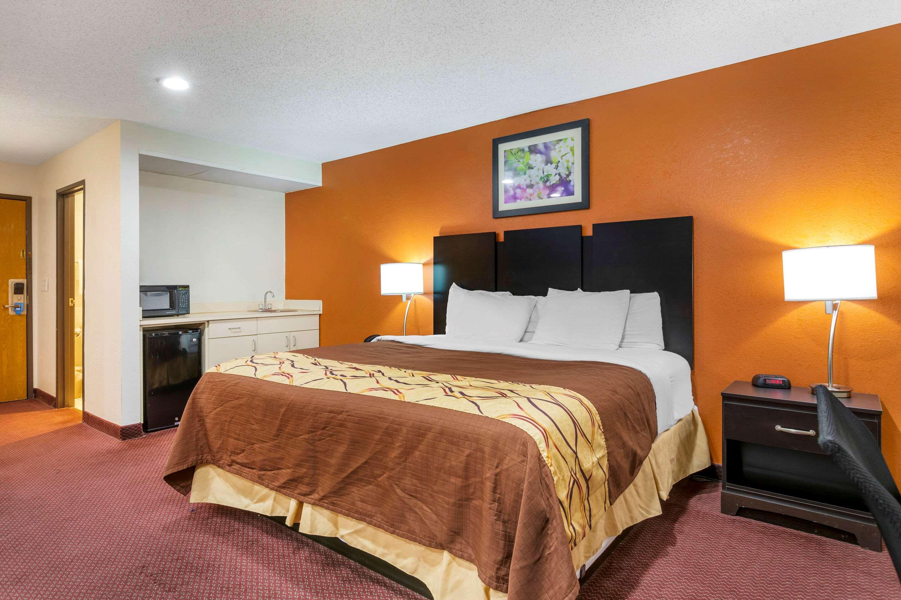 Rodeway Inn — photo 5