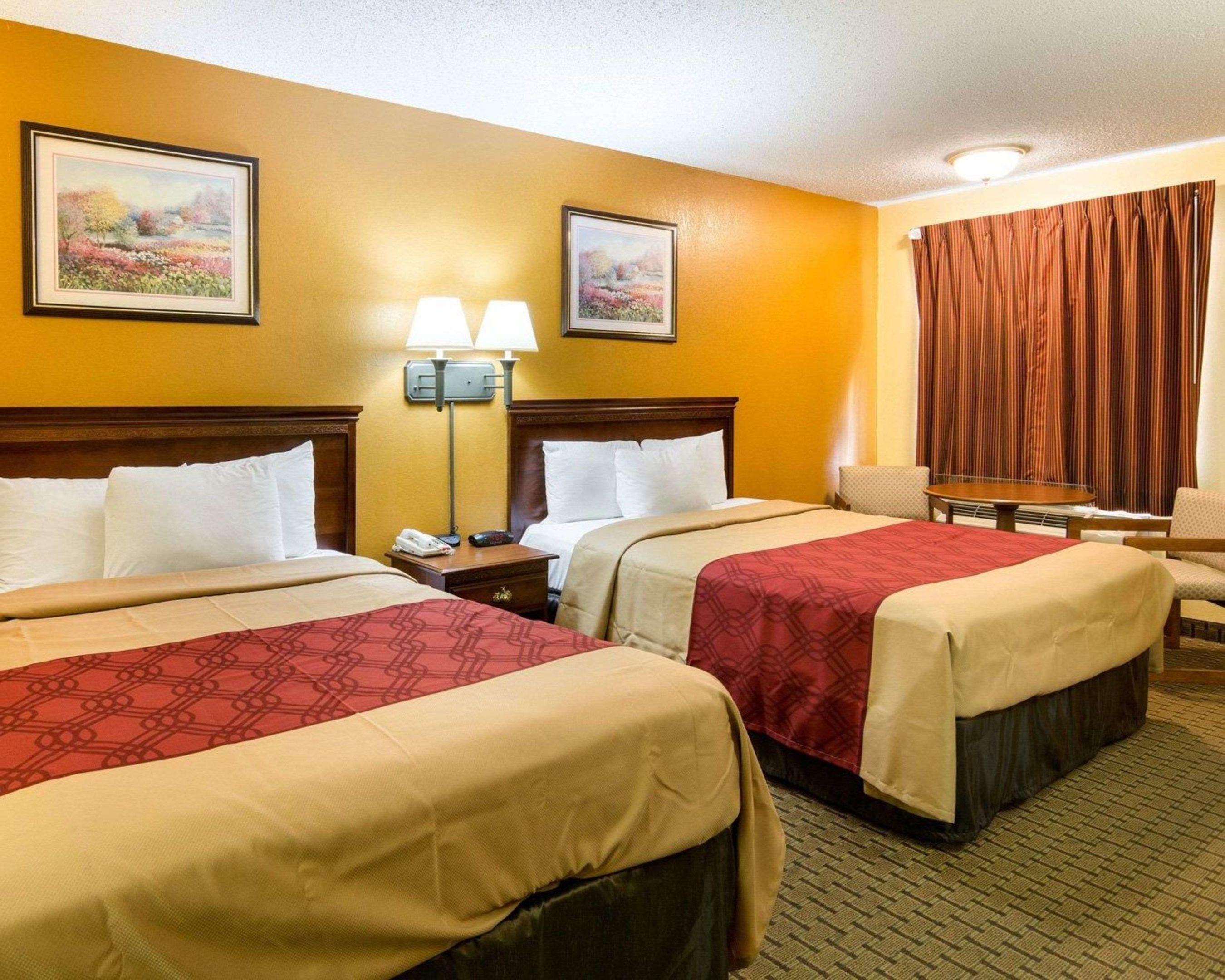 Econo Lodge — photo 4