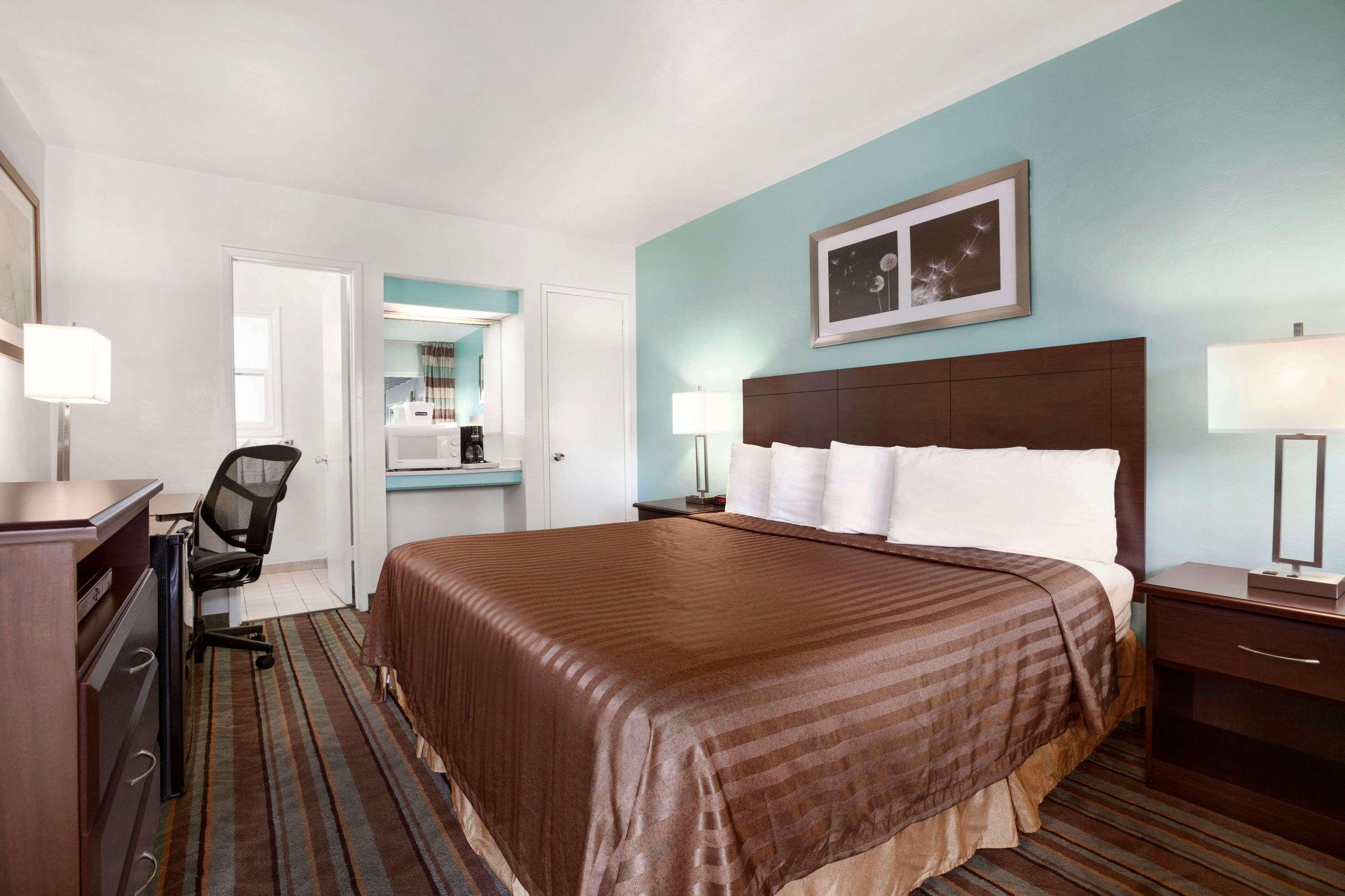 Travelodge by Wyndham Palo Alto Silicon Valley — photo 5
