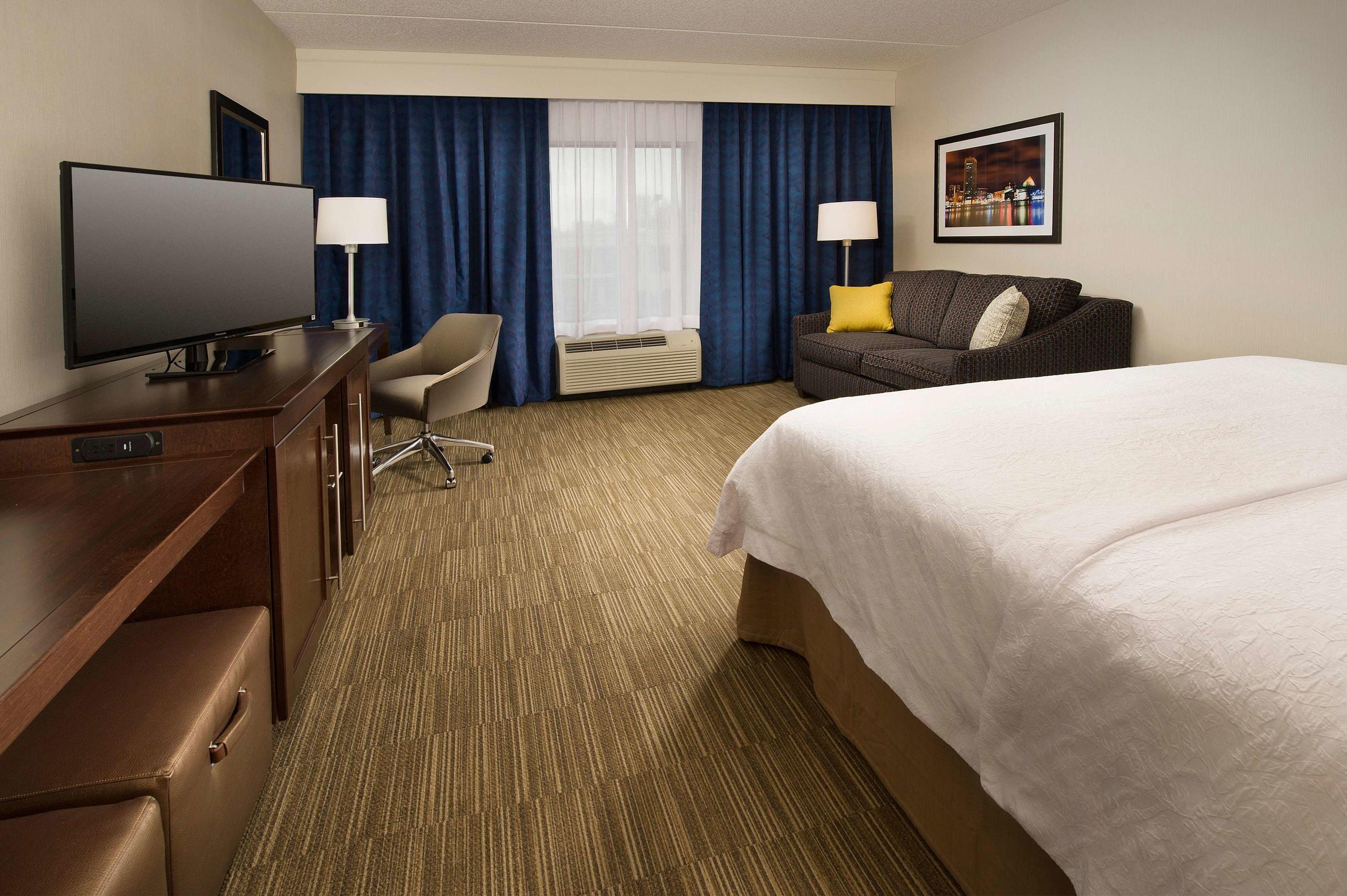 Hampton Inn & Suites Baltimore/Woodlawn — photo 4