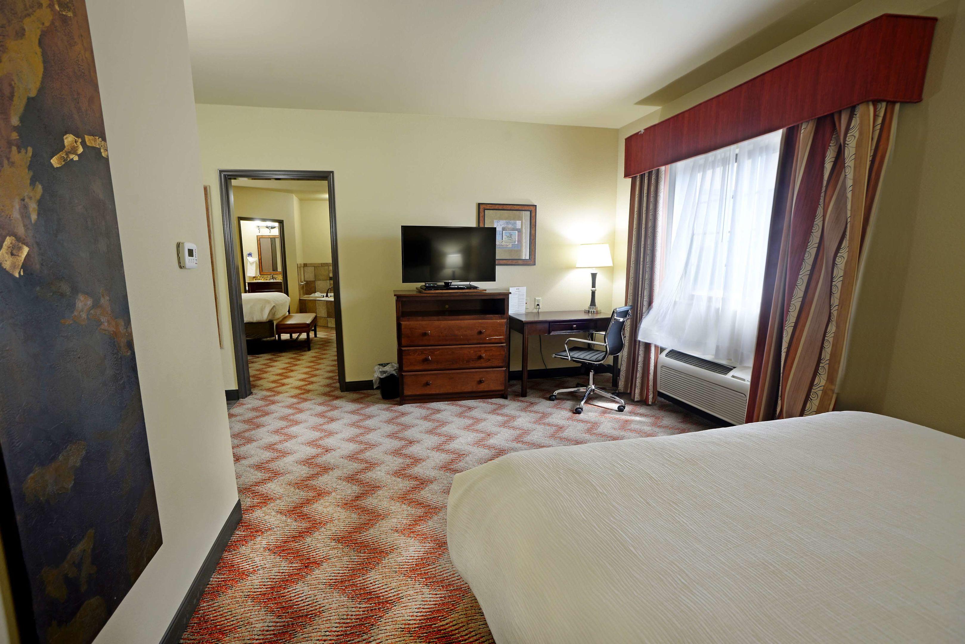 Best Western Plus Cimarron Hotel & Suites — photo 5