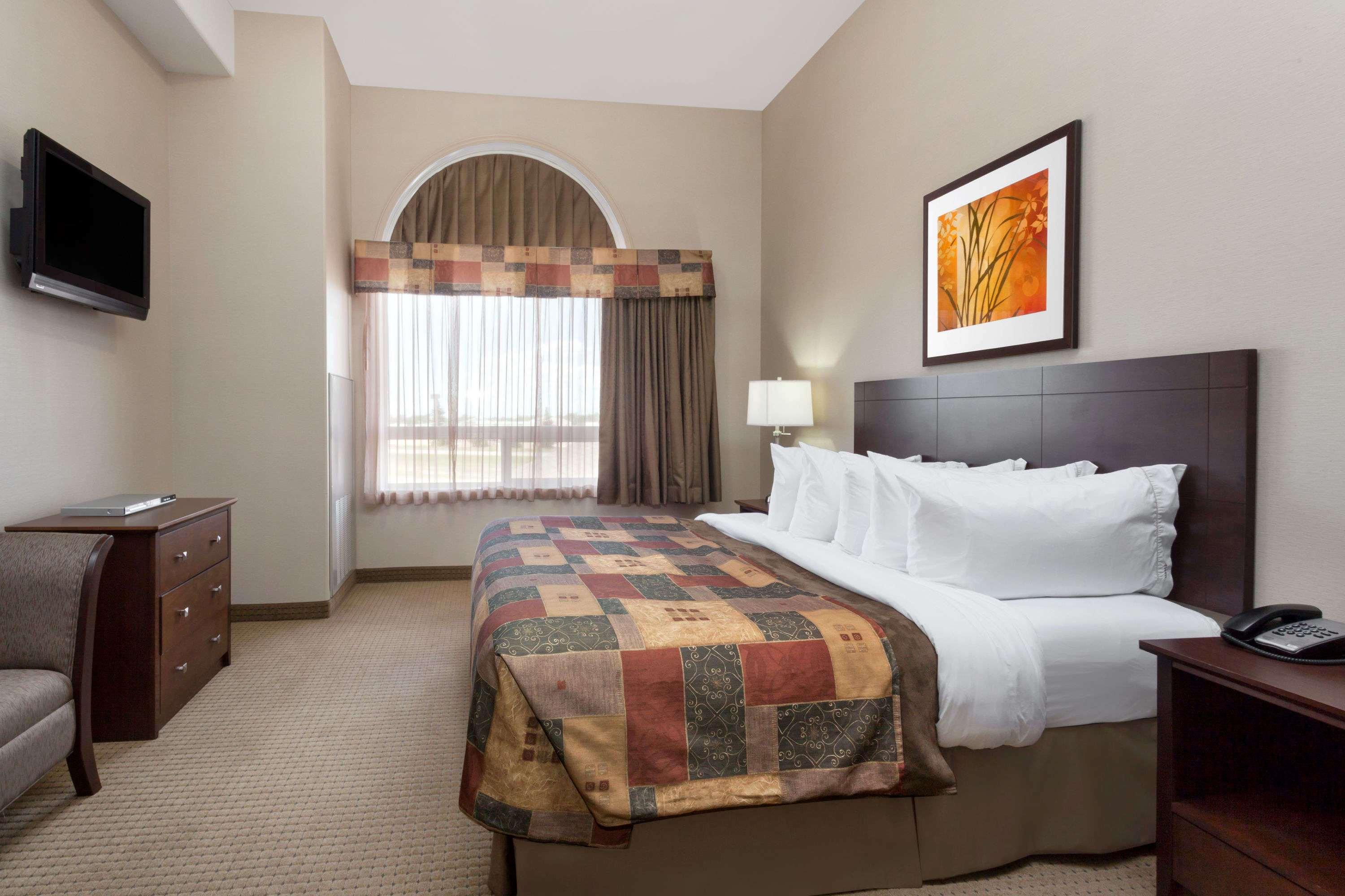Ramada Weyburn — photo 5