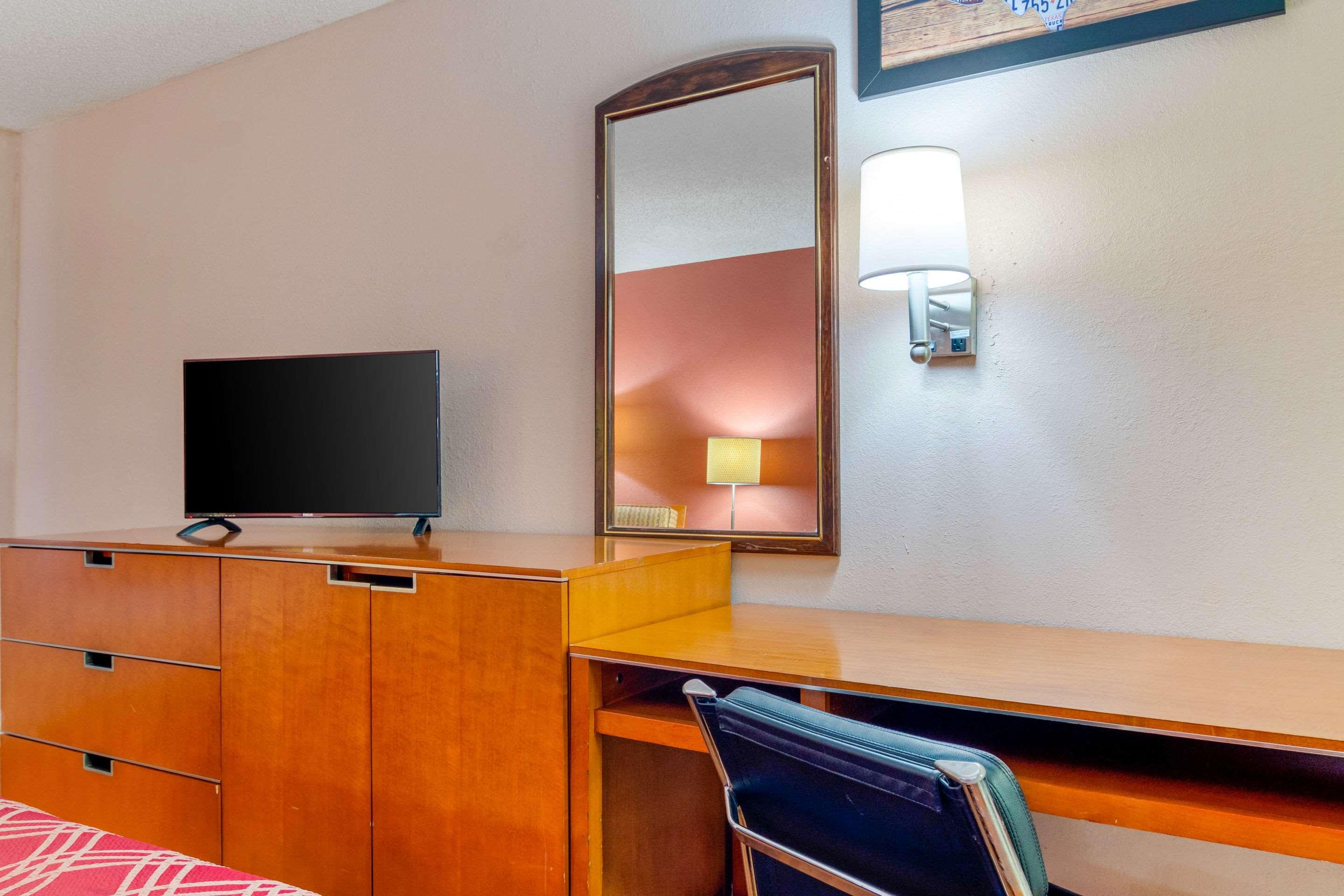 Econo Lodge — photo 4