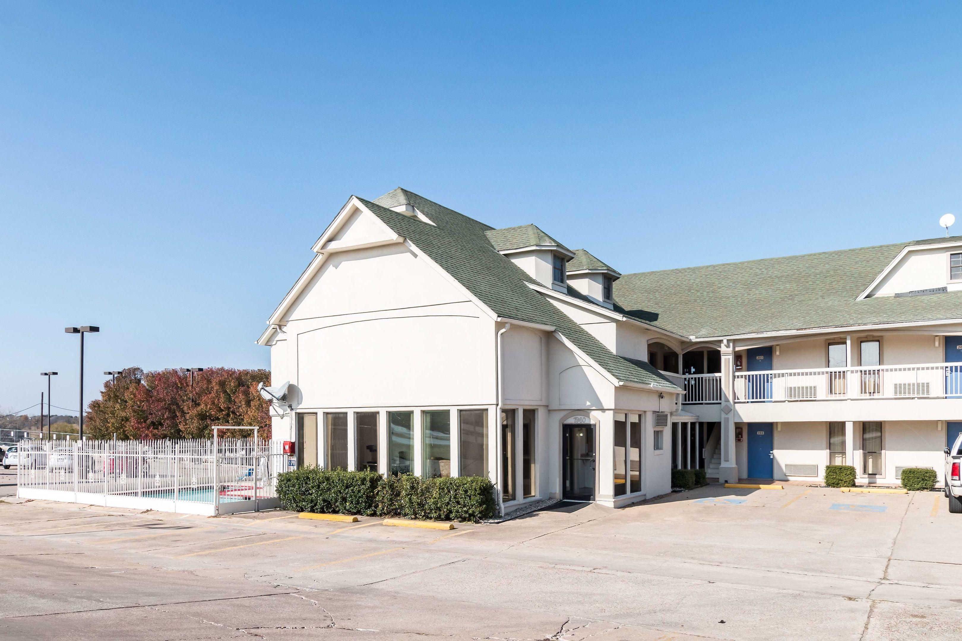 Motel 6 Fort Worth - White Settlement — photo 4