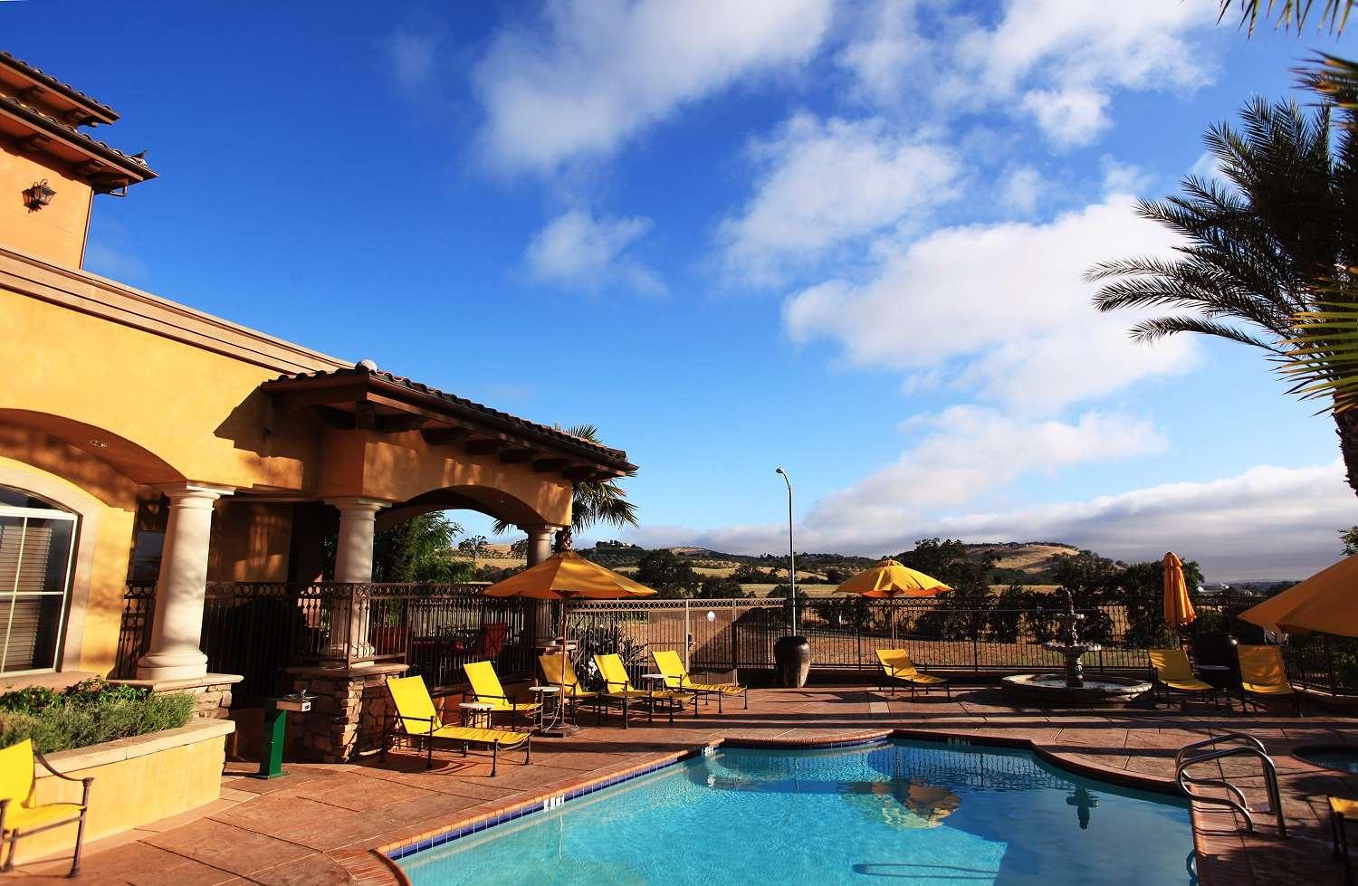 La Bellasera Hotel and Suites — photo 3