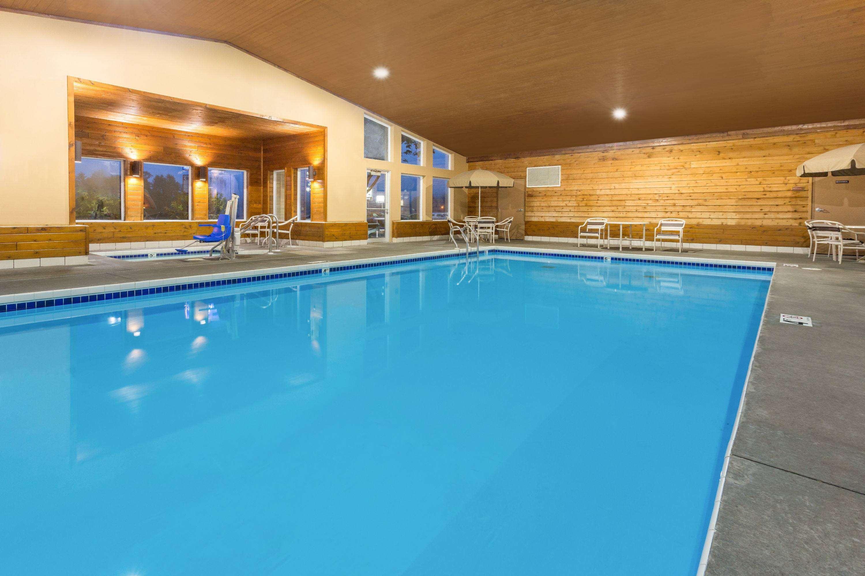 AmericInn by Wyndham Boscobel — photo 4