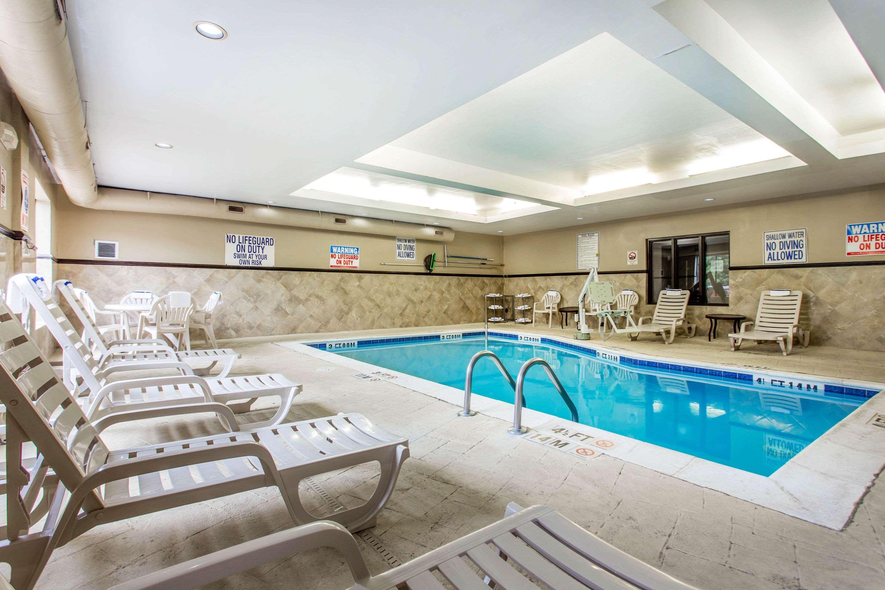Comfort Suites Clinton — photo 3