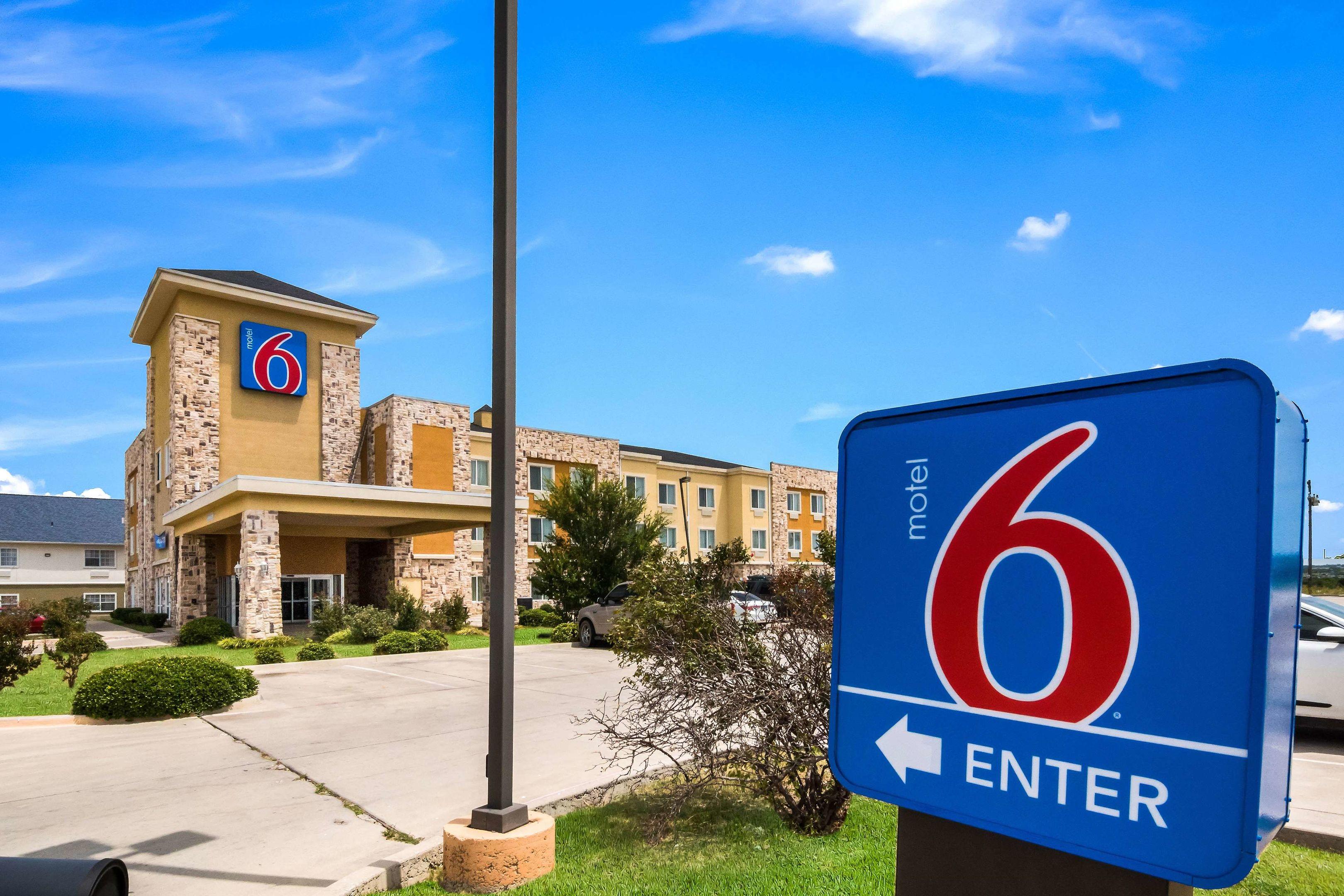 Motel 6 Mineral Wells — photo 3