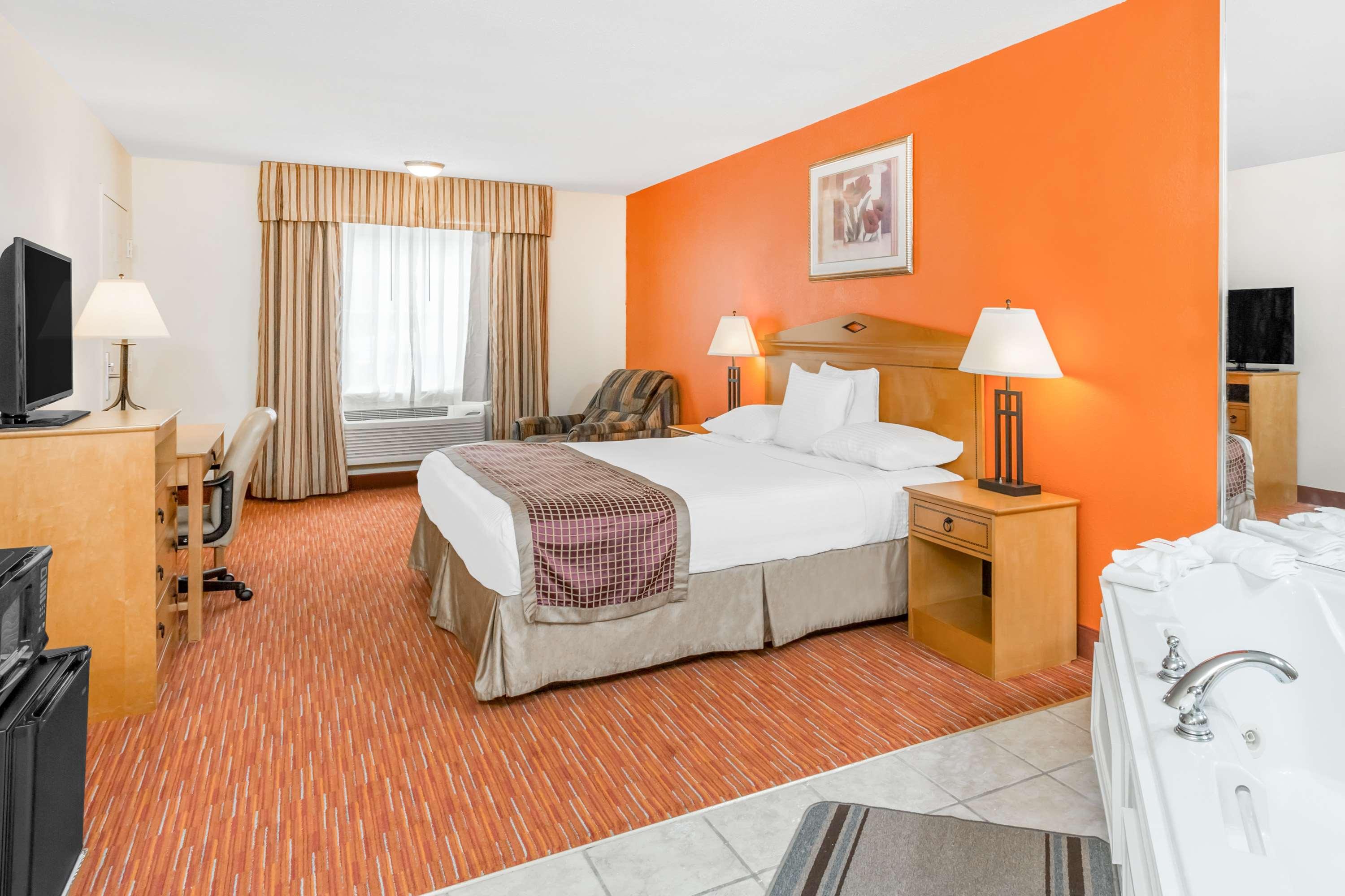 SureStay Hotel by Best Western Manning — photo 4