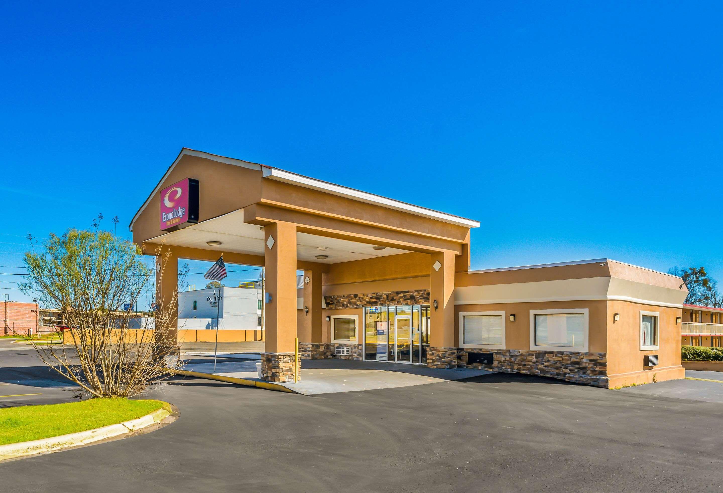 Econo Lodge Inn & Suites — photo 3