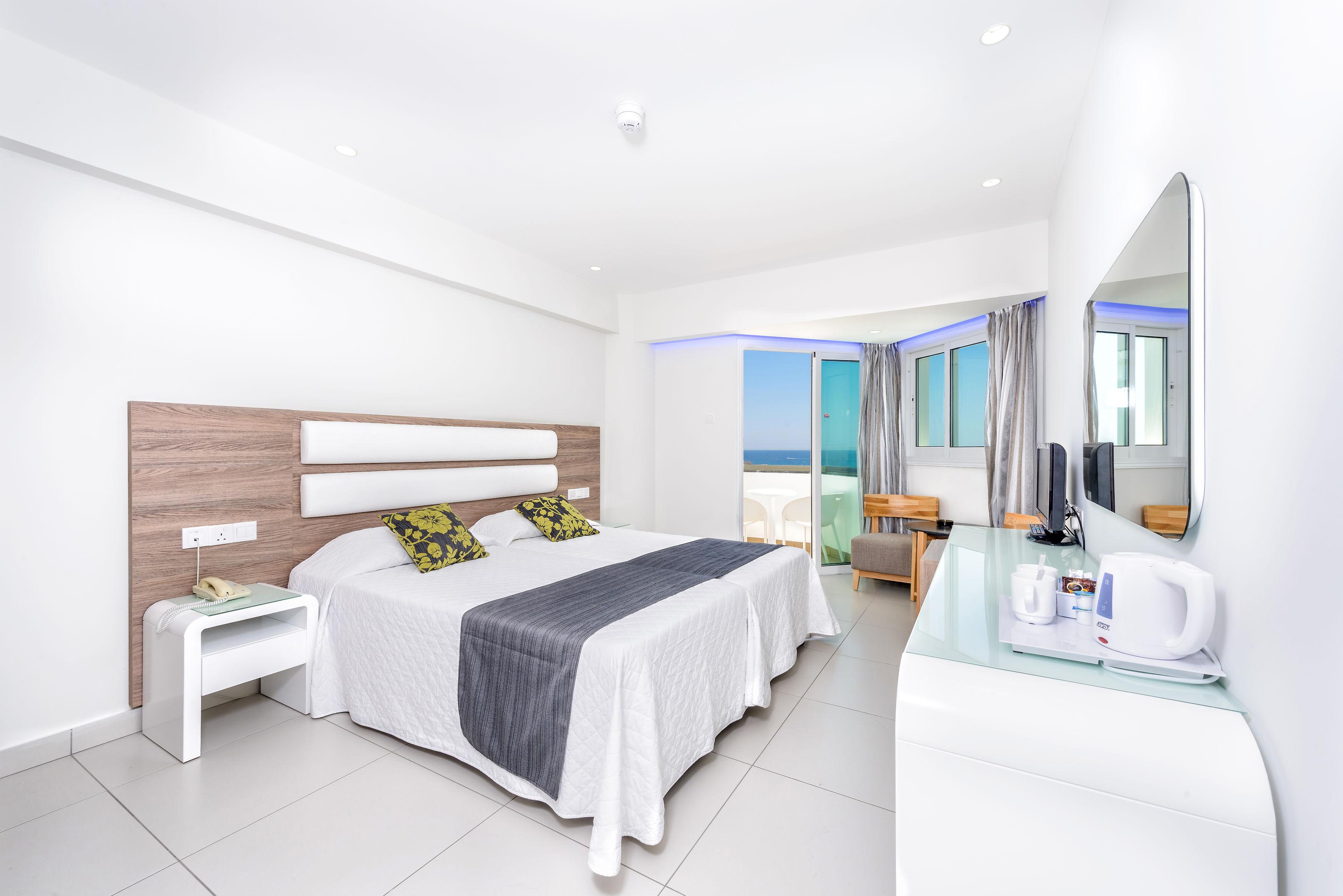Tasia Maris Sands Hotel — photo 4