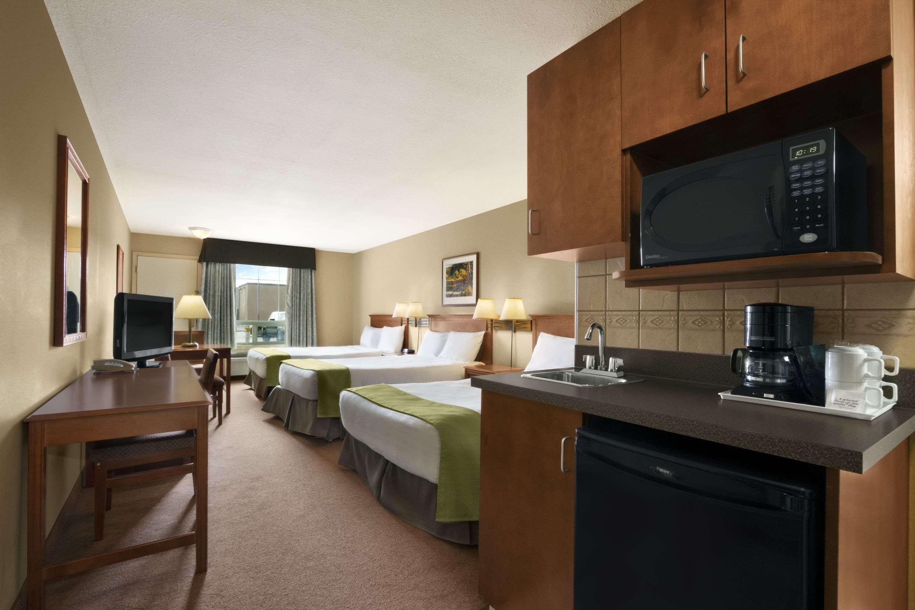 Super 8 by Wyndham Fort St. John BC — photo 4