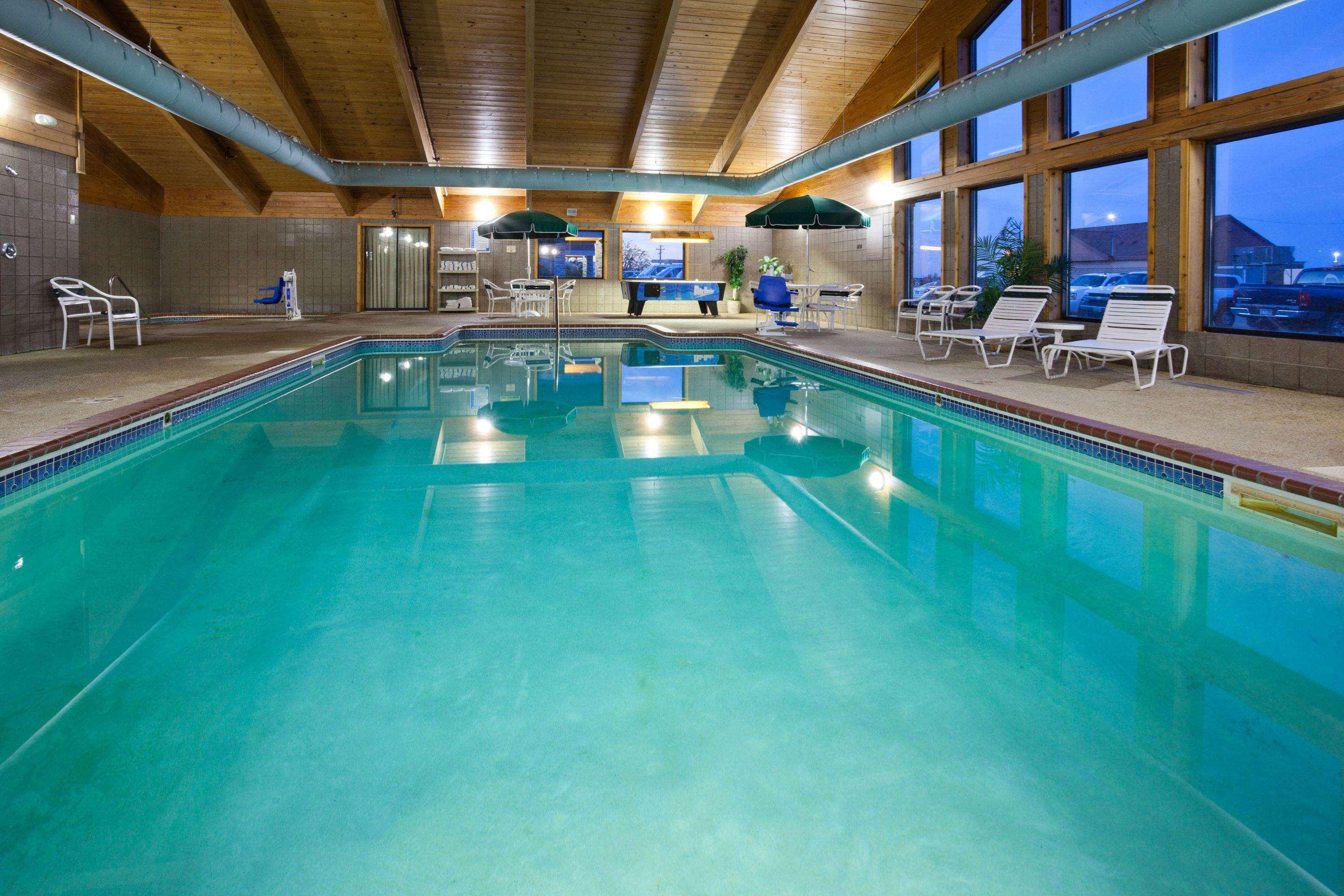 AmericInn by Wyndham Roseau — photo 4