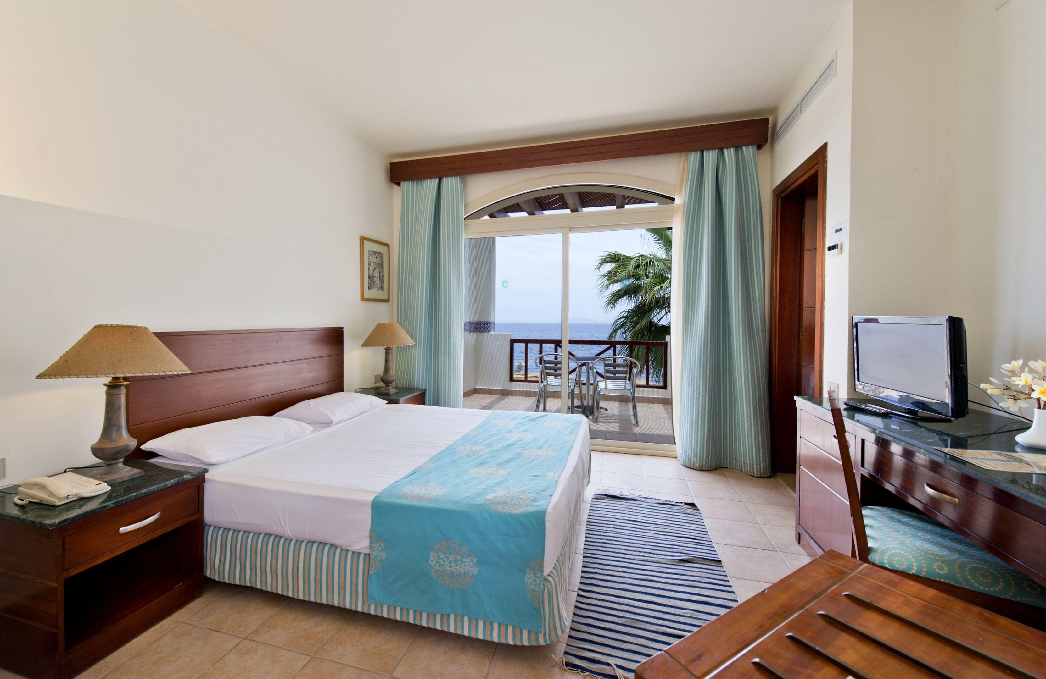 Amphoras Blu Hotel — photo 4