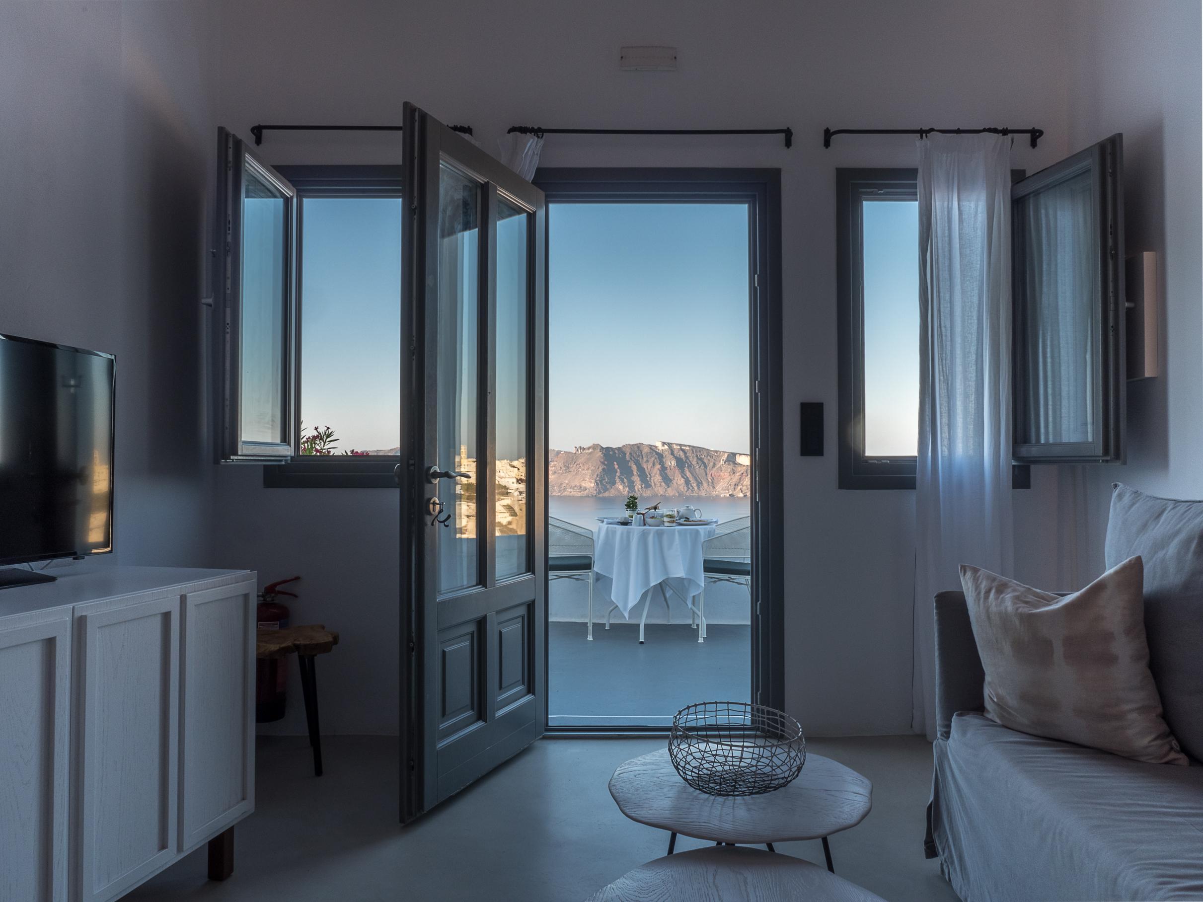 Ikies Santorini — photo 4