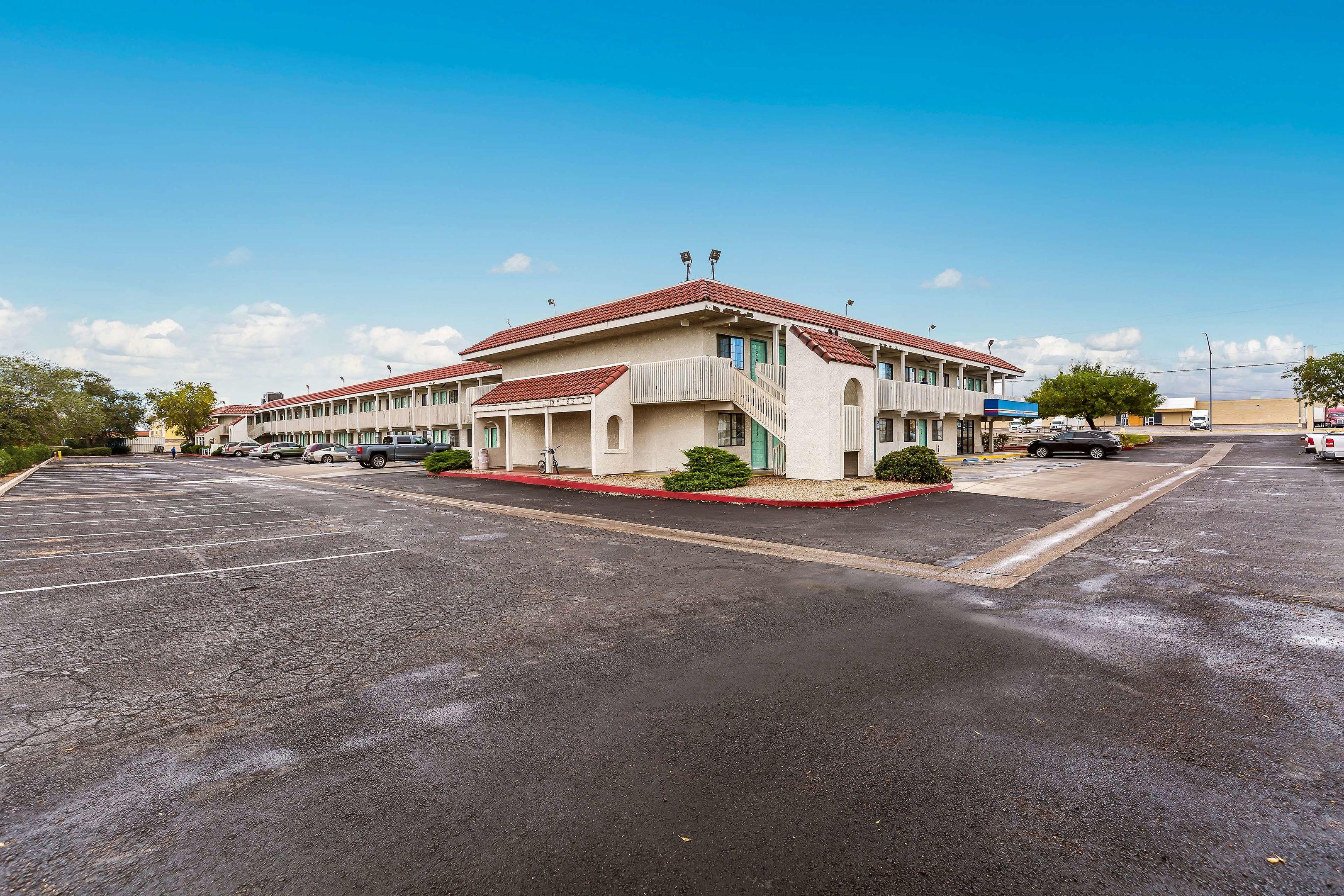 Motel 6 Kingman East — photo 5