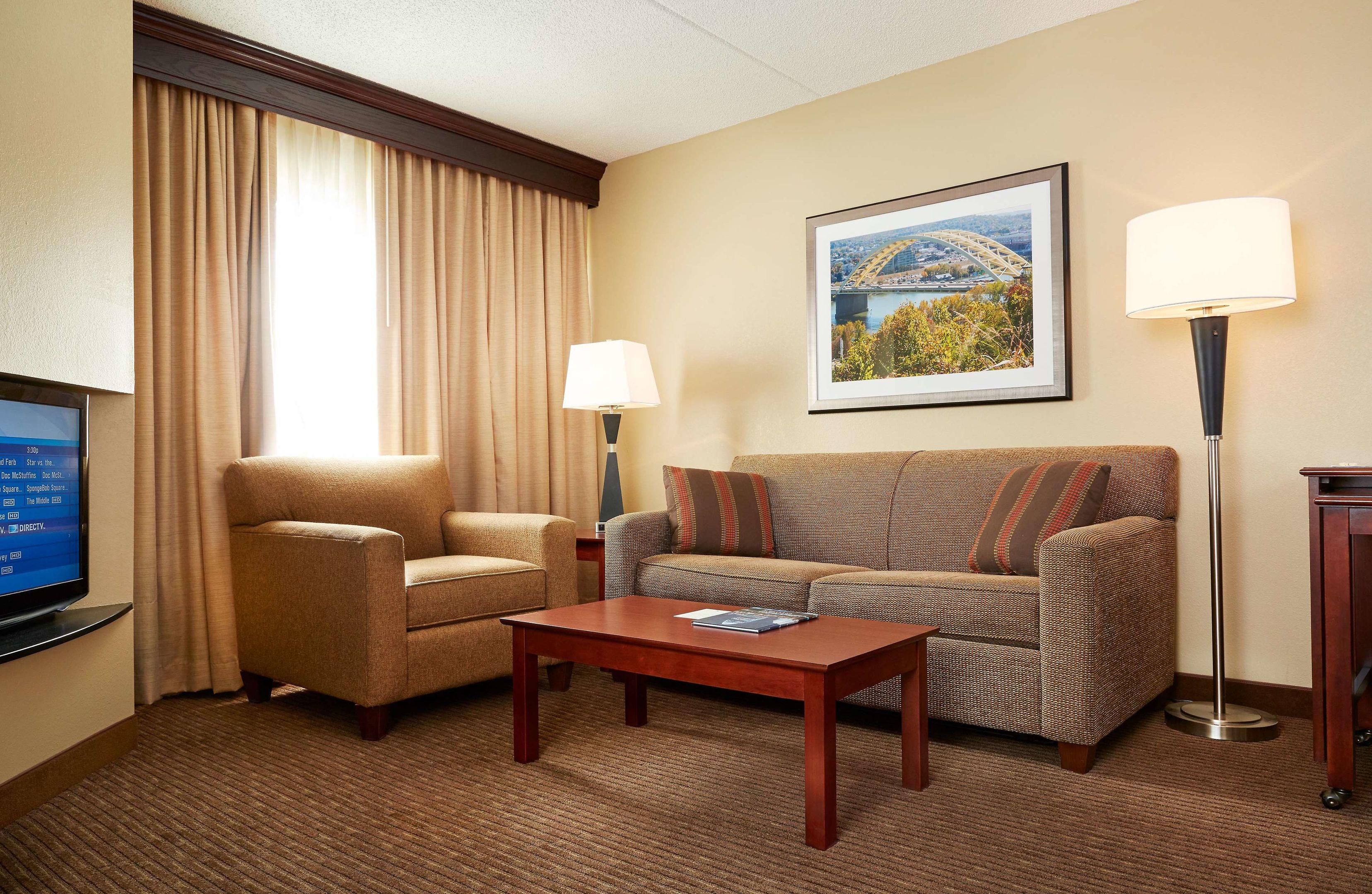 DoubleTree Suites by Hilton Hotel Cincinnati - Blue Ash — photo 3