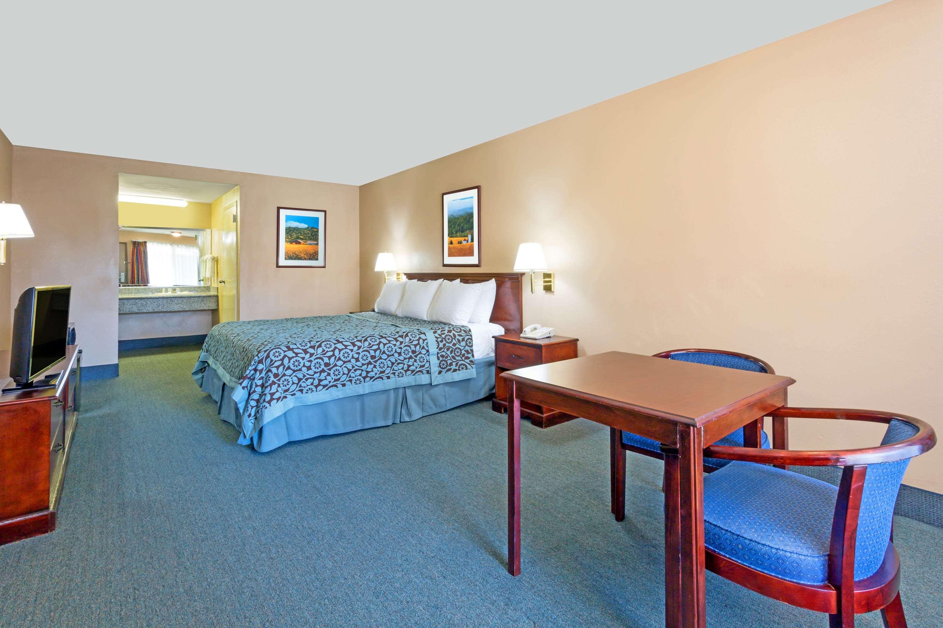 Days Inn Fontana / Rialto — photo 5