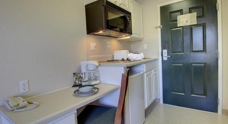 InTown Suites Extended Stay Greensboro NC - Lanada — photo 5