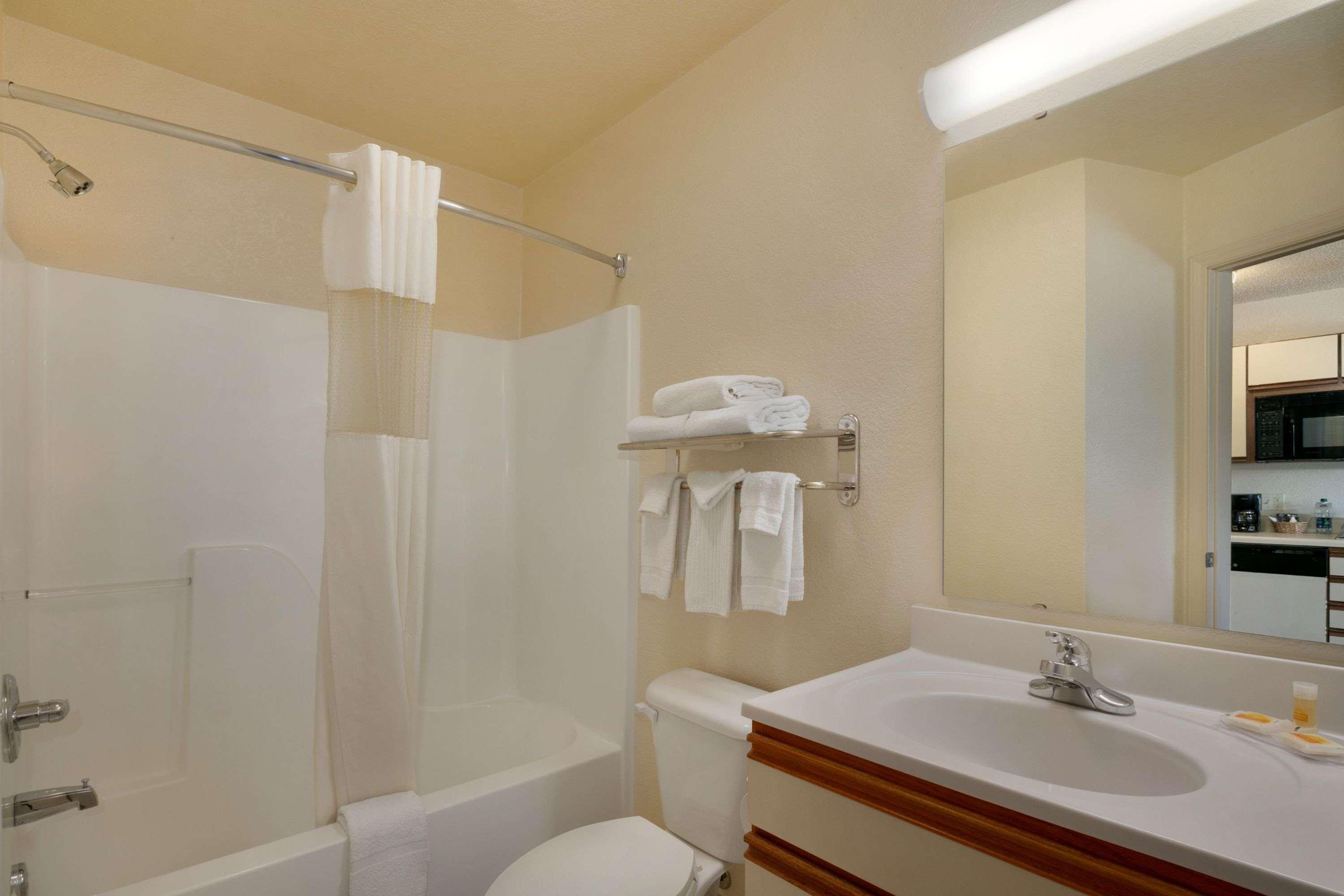 Days Inn & Suites Green Bay Wi. — photo 4