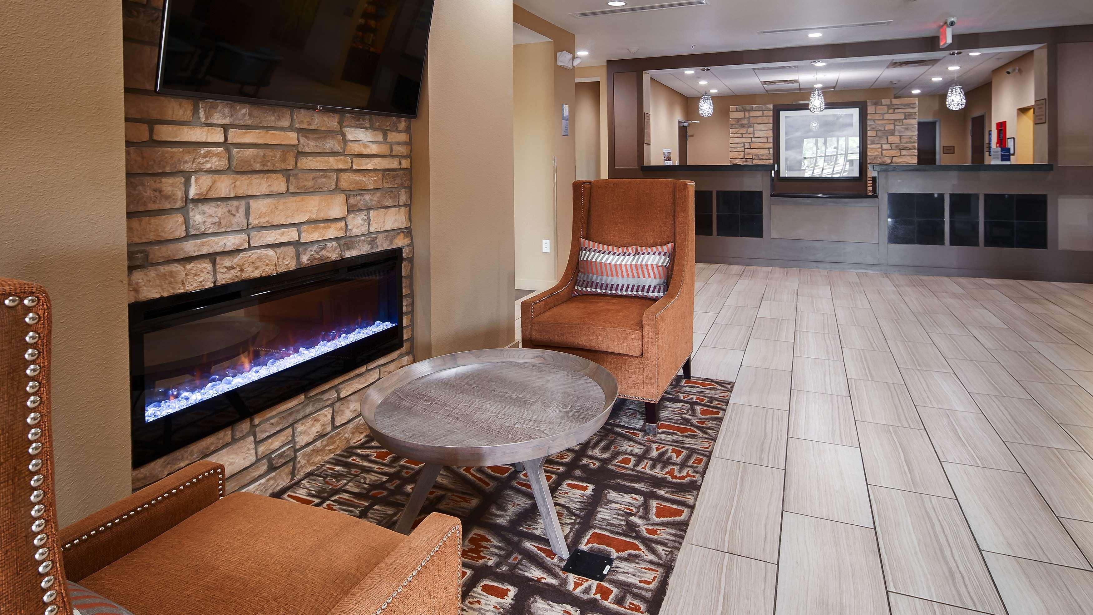 Best Western Plus Elmendorf Hotel — photo 5