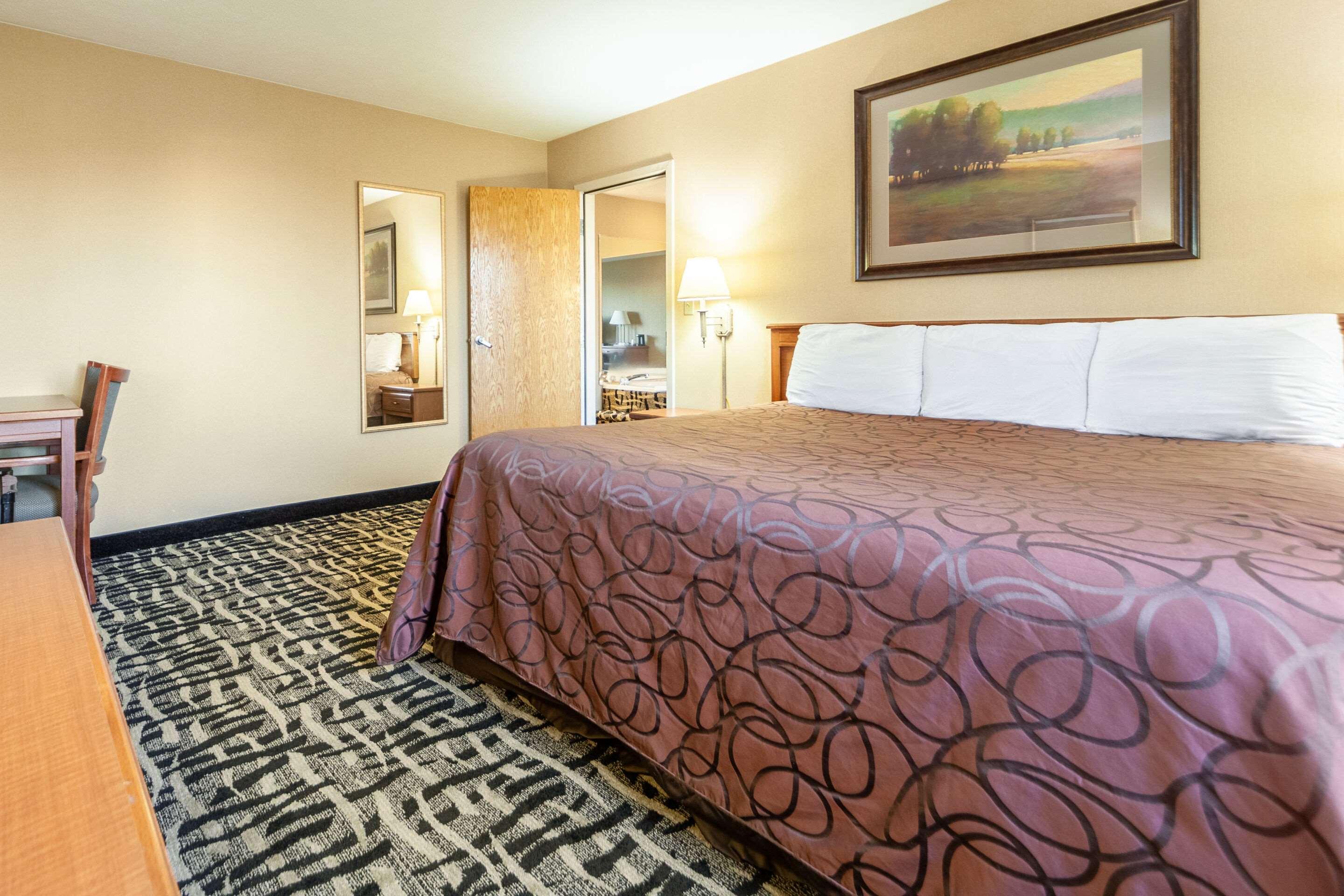 Rodeway Inn Cozad — photo 5