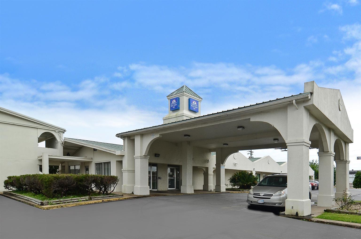 Americas Best Value Inn - Beaumont / I-10 — photo 4