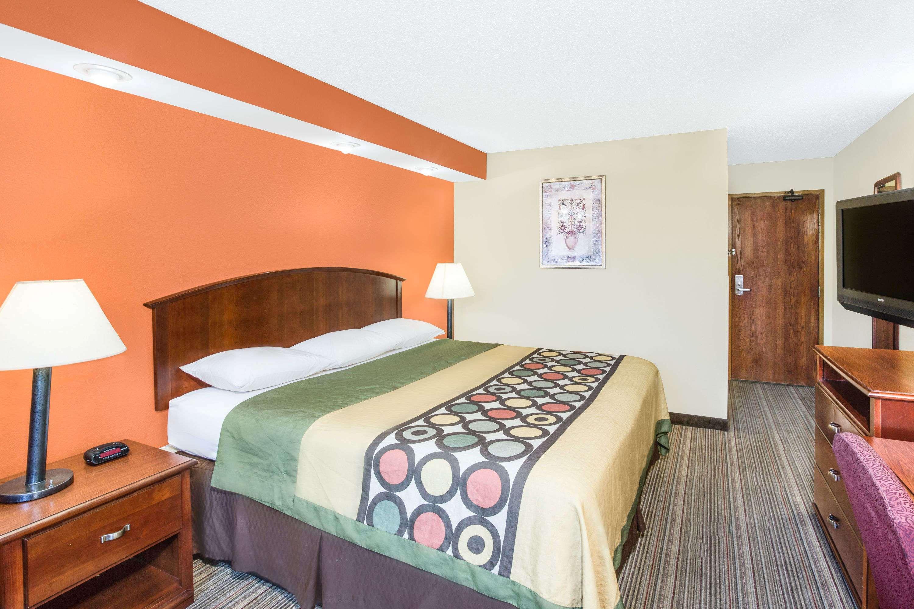 Super 8 by Wyndham Wilmington — photo 3