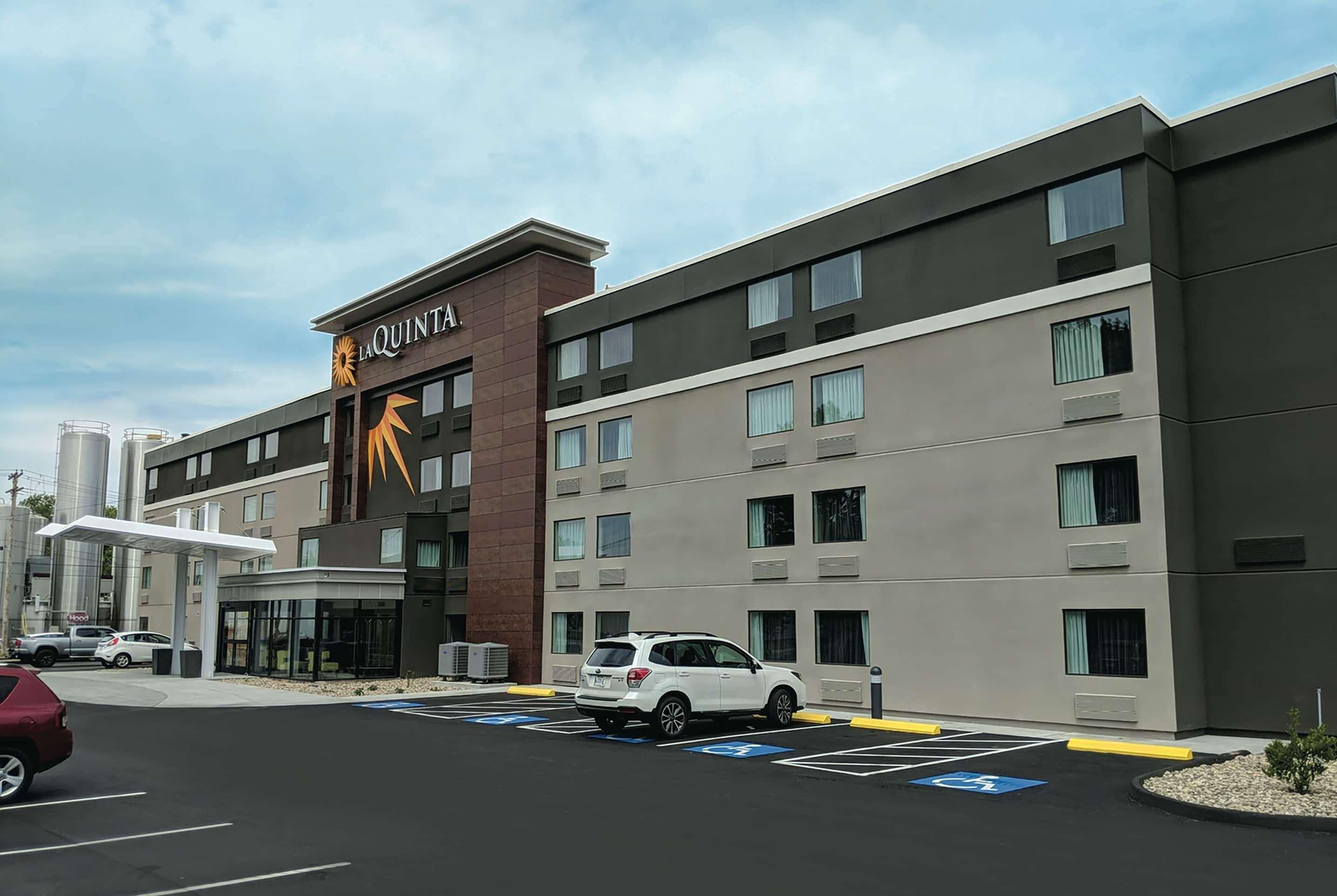 La Quinta Inn & Suites Portland — photo 5