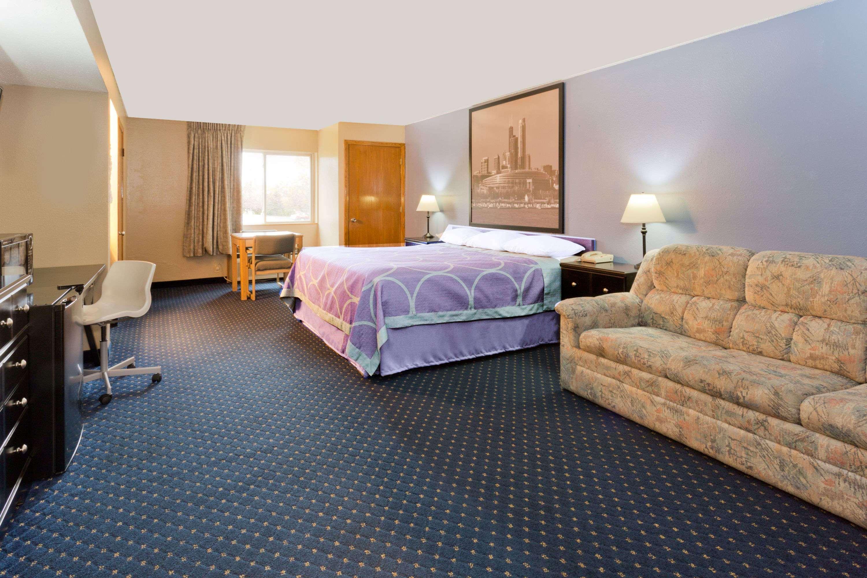 Super 8 by Wyndham Rockford — photo 4