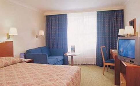 Holiday Inn Stoke on Trent M6, Jct.15 — photo 5
