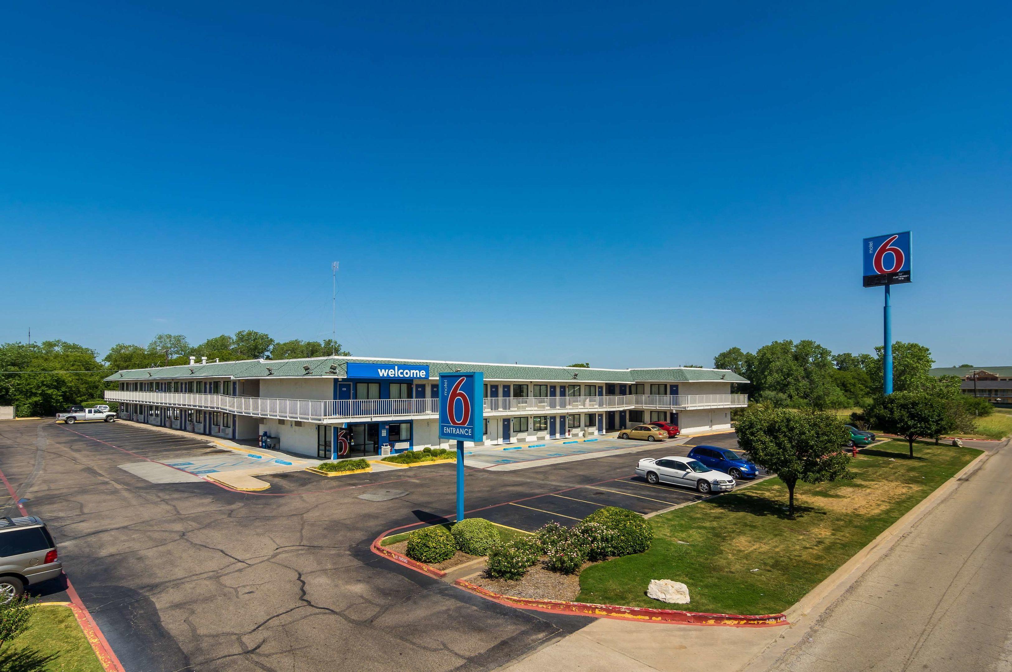 Motel 6 Waco - Bellmead — photo 5