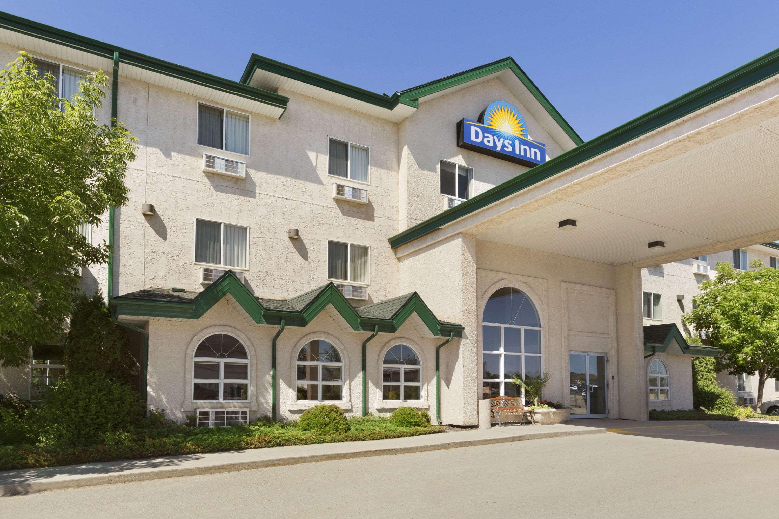 Days Inn by Wyndham Steinbach — photo 4