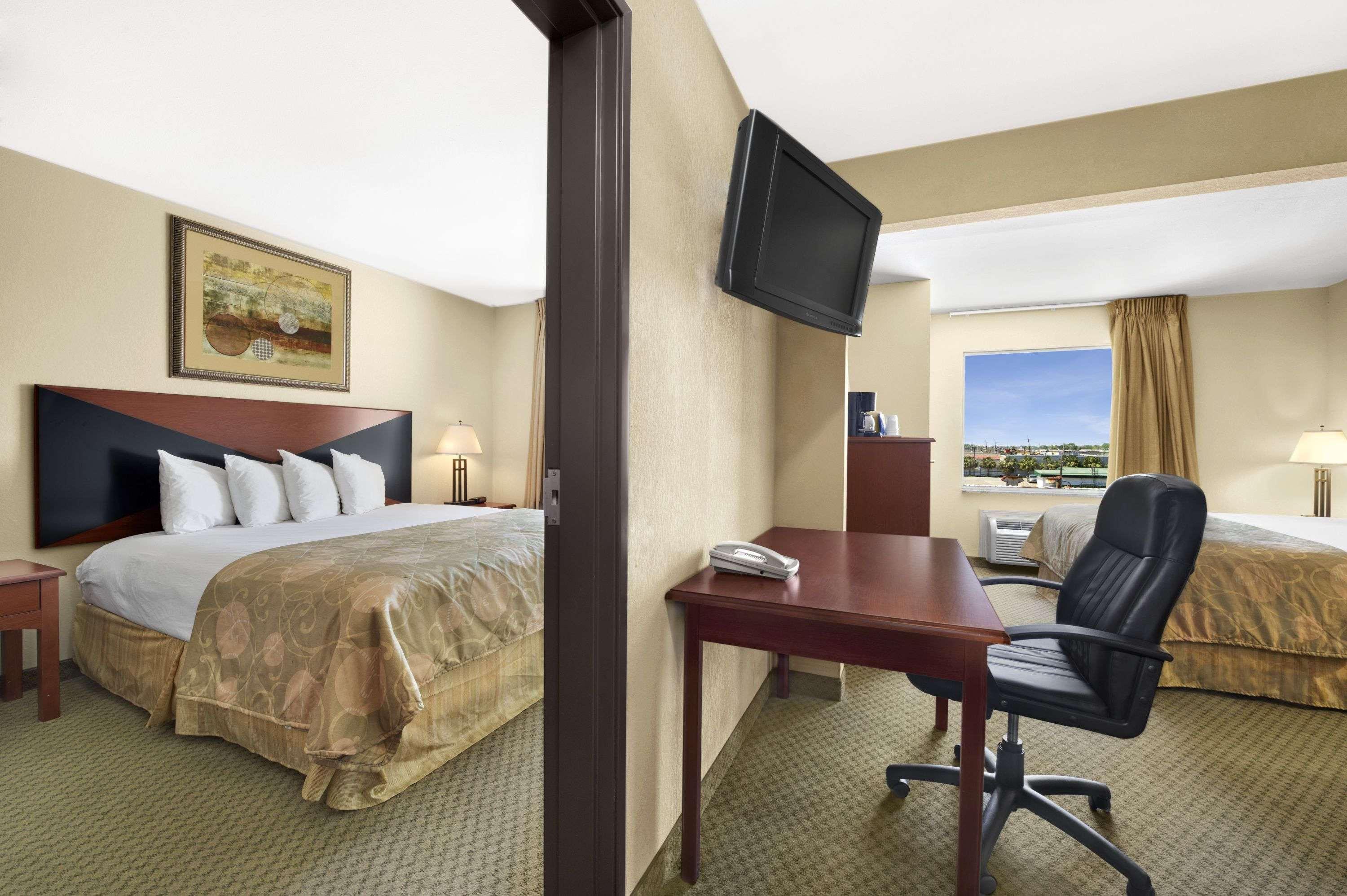 Baymont Inn & Suites Marrero — photo 4